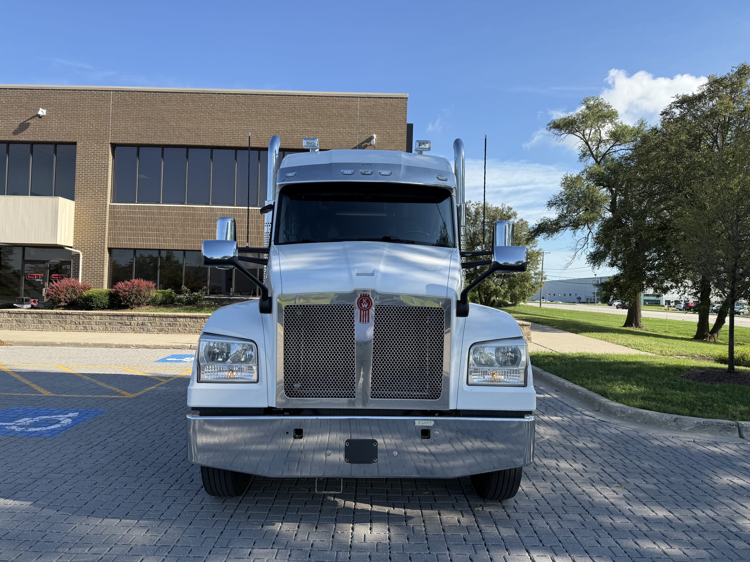 2021 KENWORTH T880 - image 3 of 6