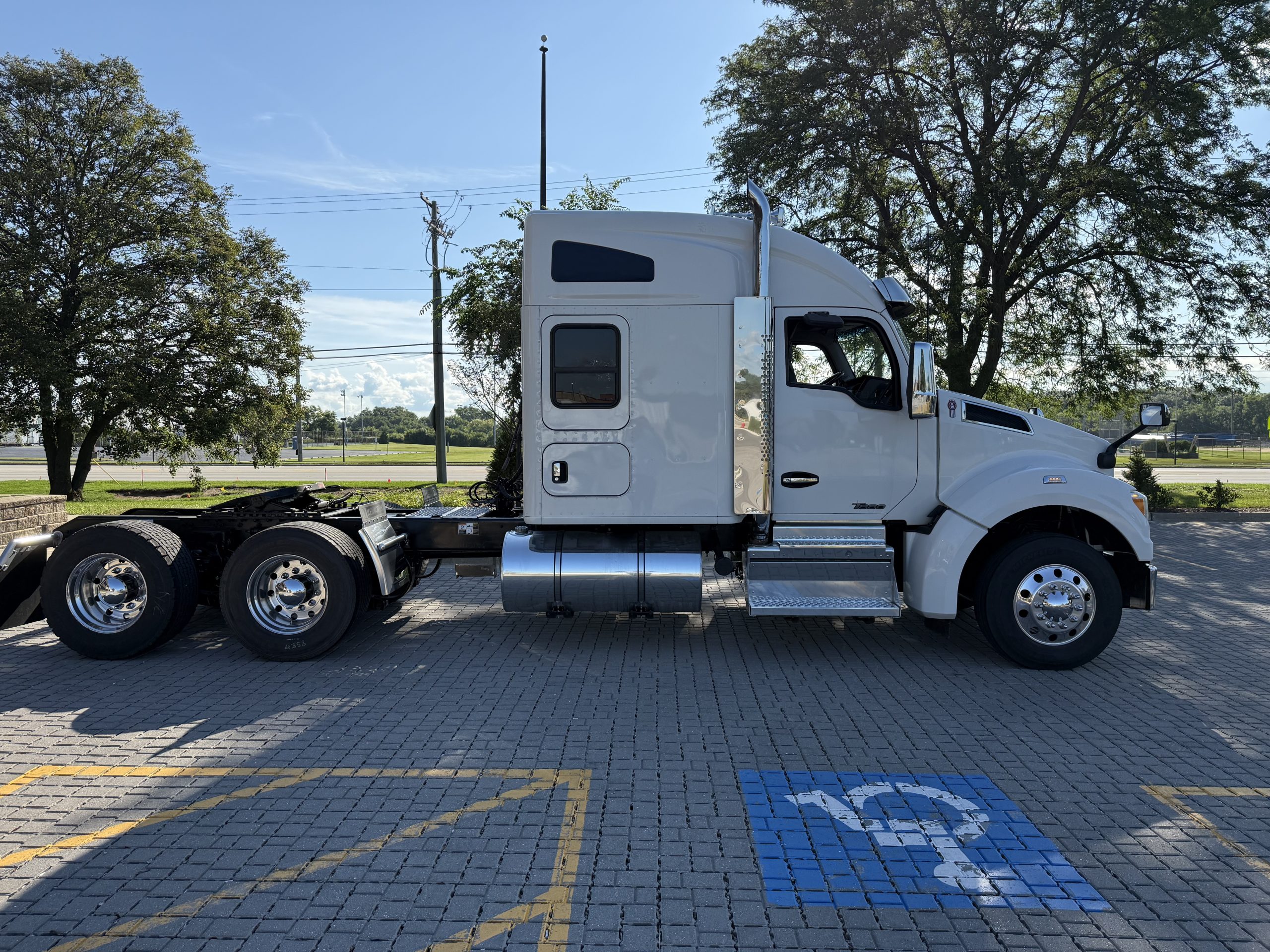 2021 KENWORTH T880 - image 6 of 6