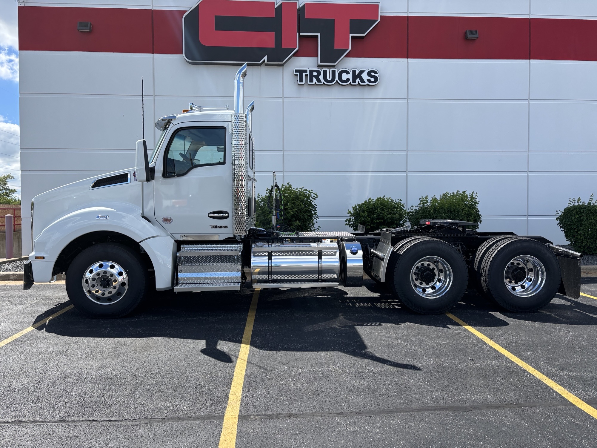 2026 KENWORTH T880 - image 5 of 6