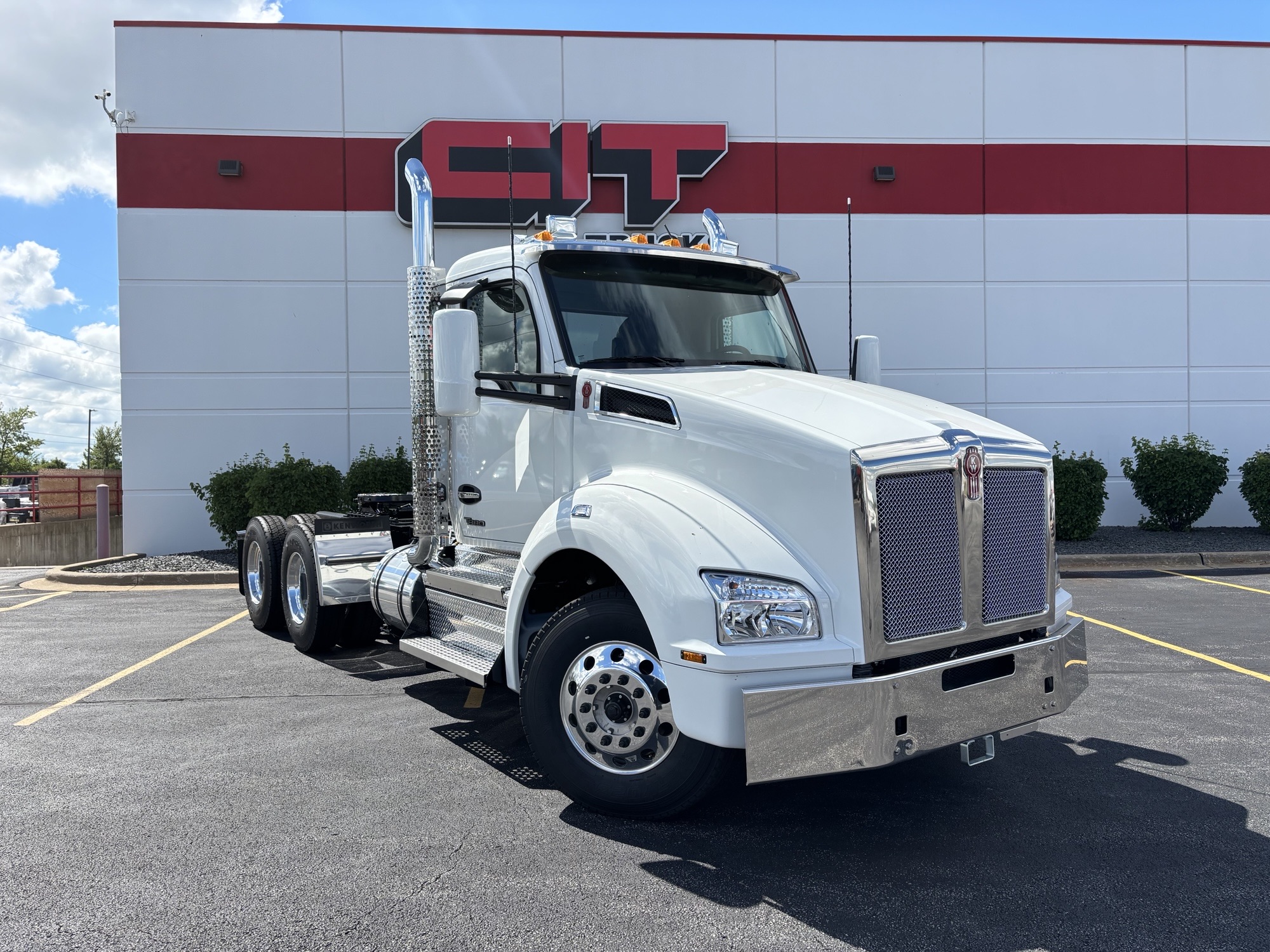 2026 KENWORTH T880 - image 2 of 6