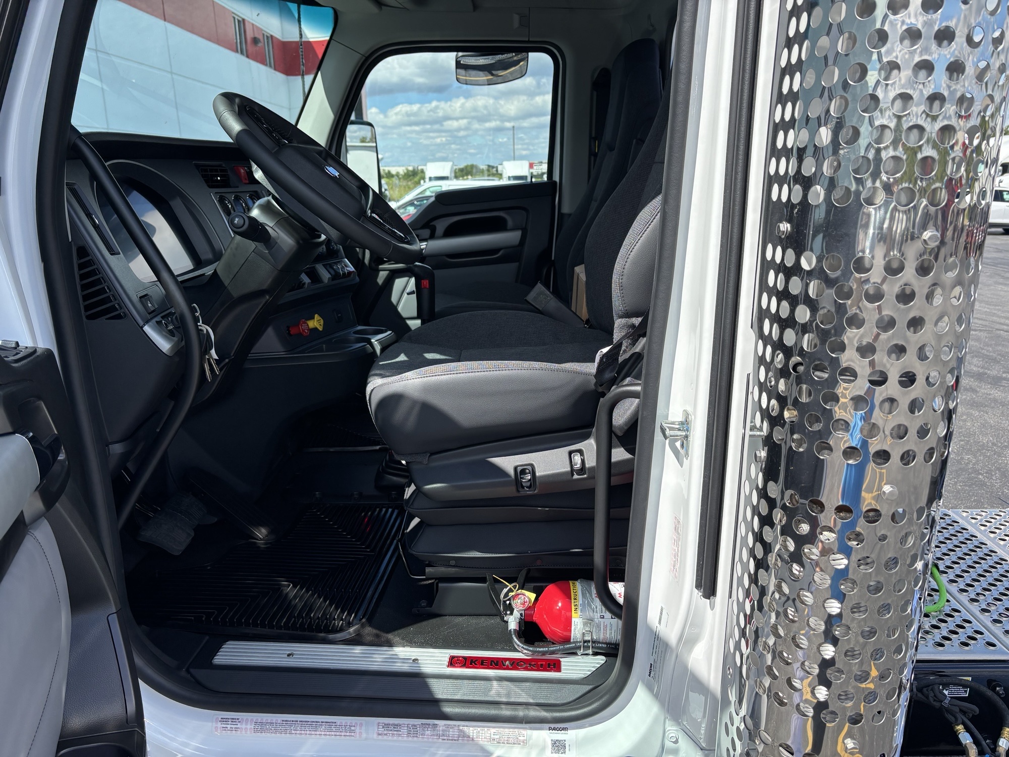 2026 KENWORTH T880 - image 6 of 6