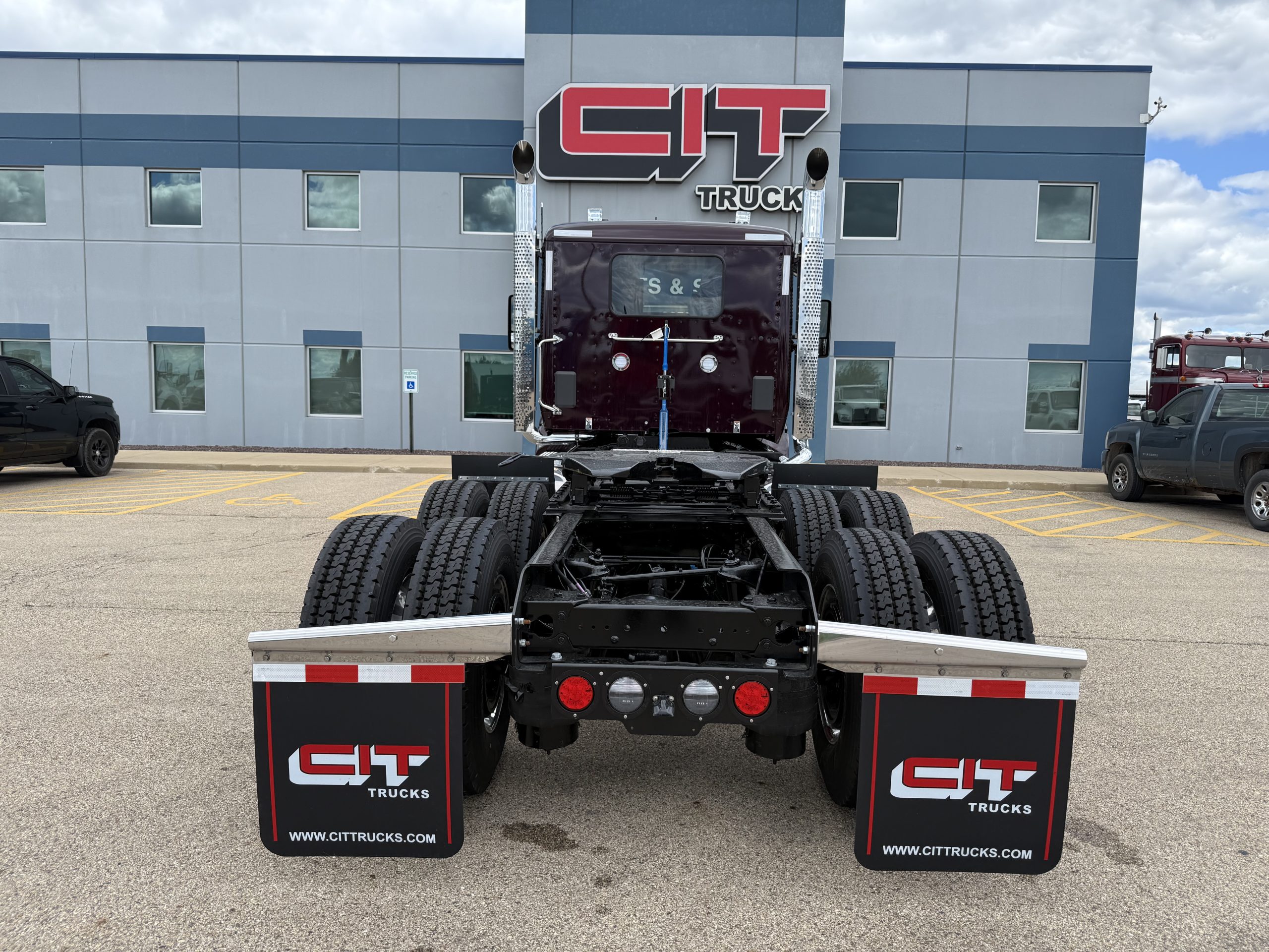 2026 KENWORTH T880 - image 6 of 6