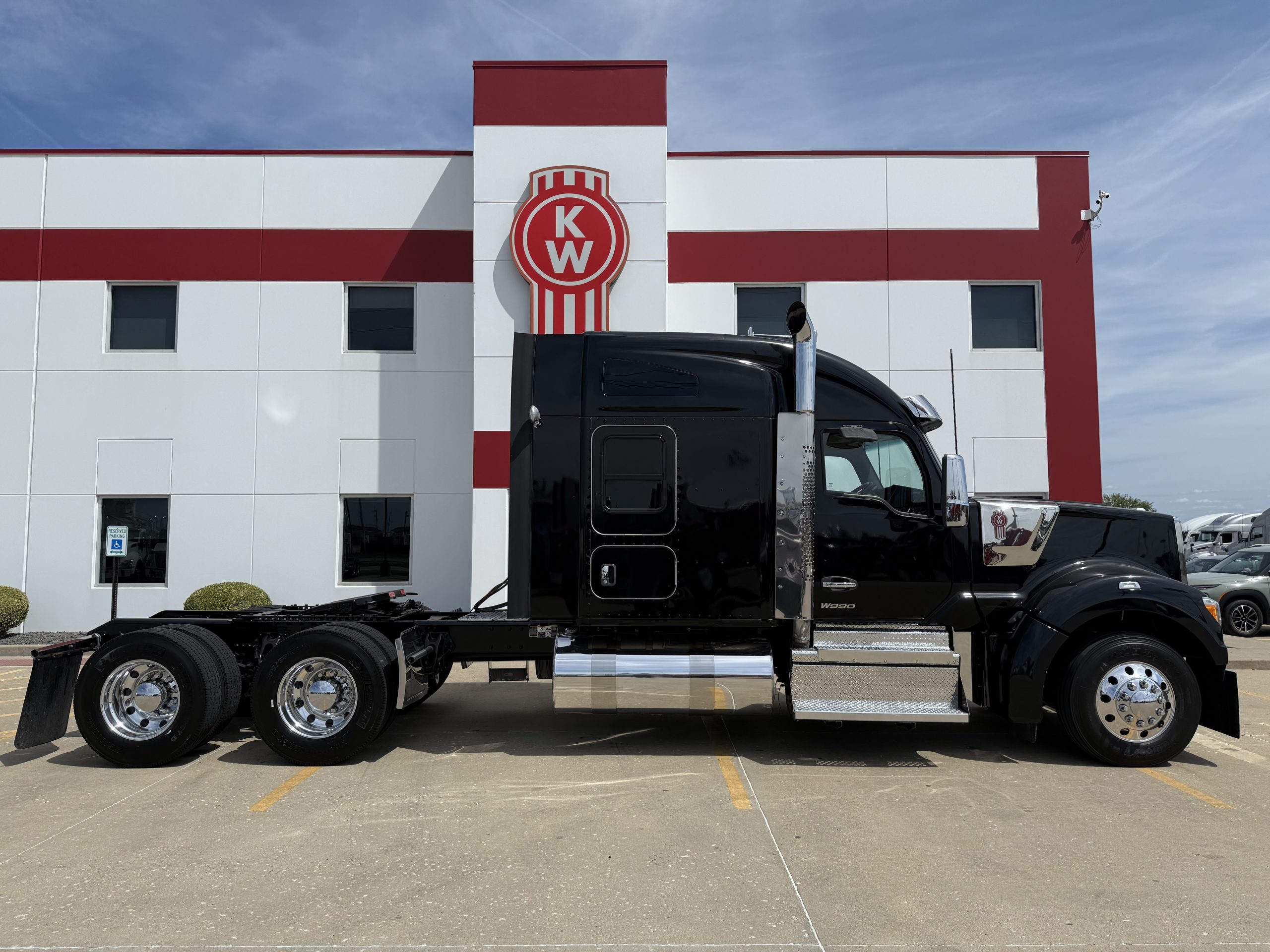 2023 KENWORTH W990 - image 5 of 6