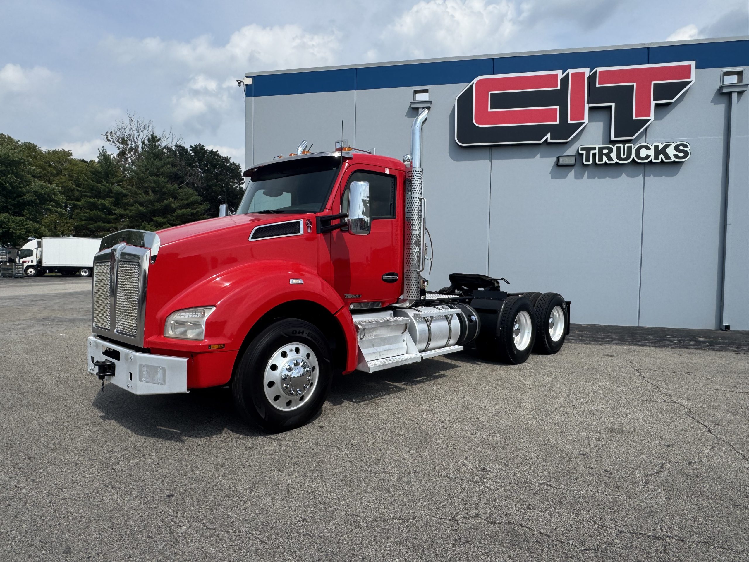2020 KENWORTH T880 - image 2 of 6