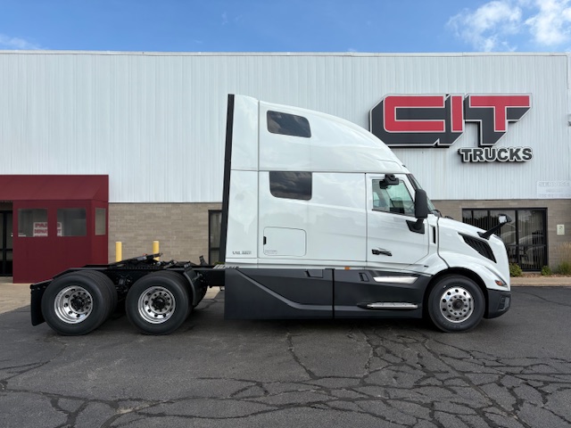 2026 VOLVO VNL860 - image 4 of 6