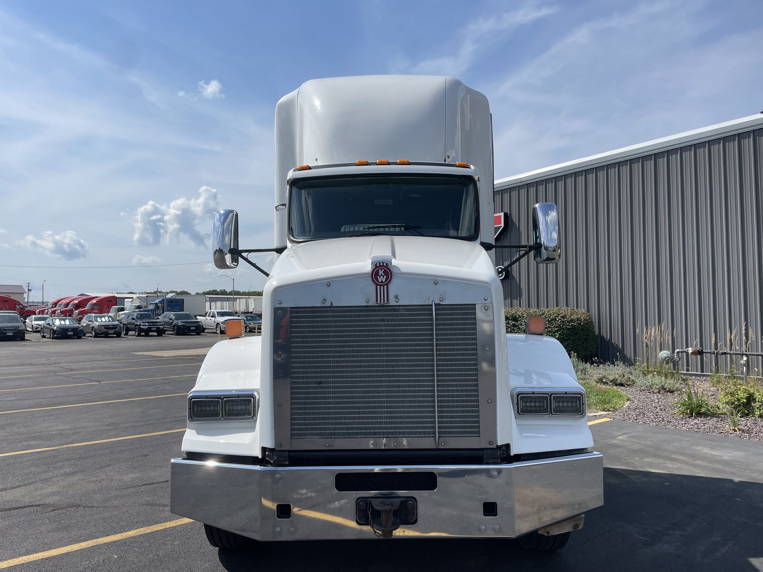 2020 KENWORTH T800 - image 2 of 6