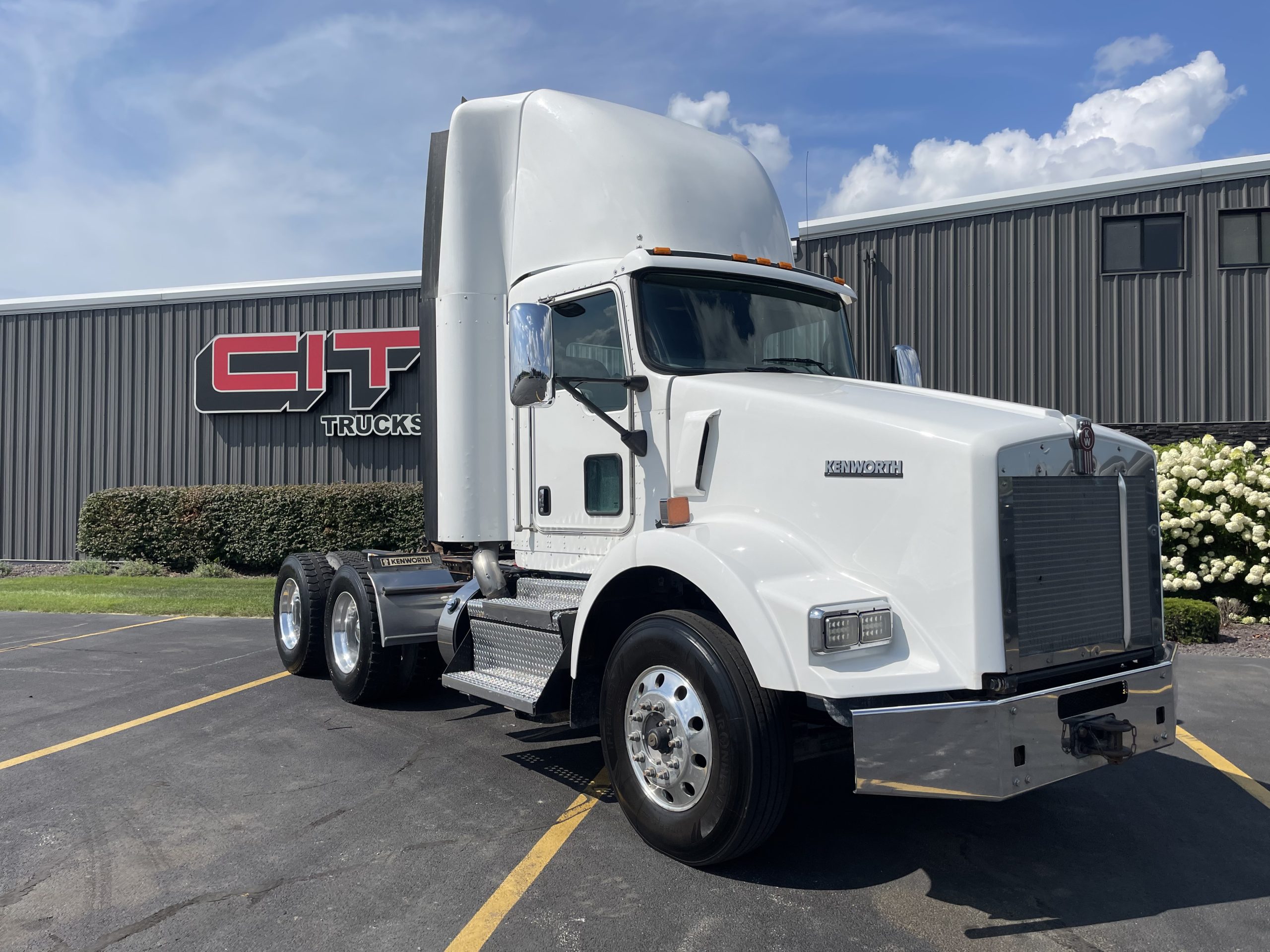 2020 KENWORTH T800 - image 3 of 6