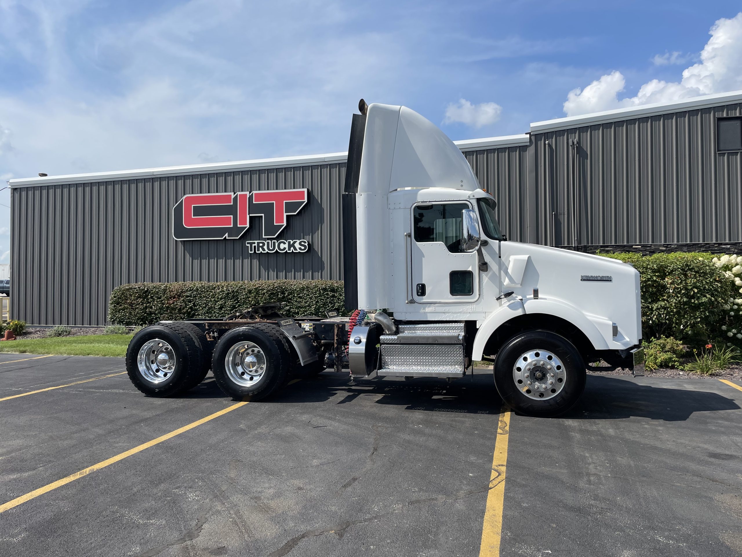 2020 KENWORTH T800 - image 4 of 6