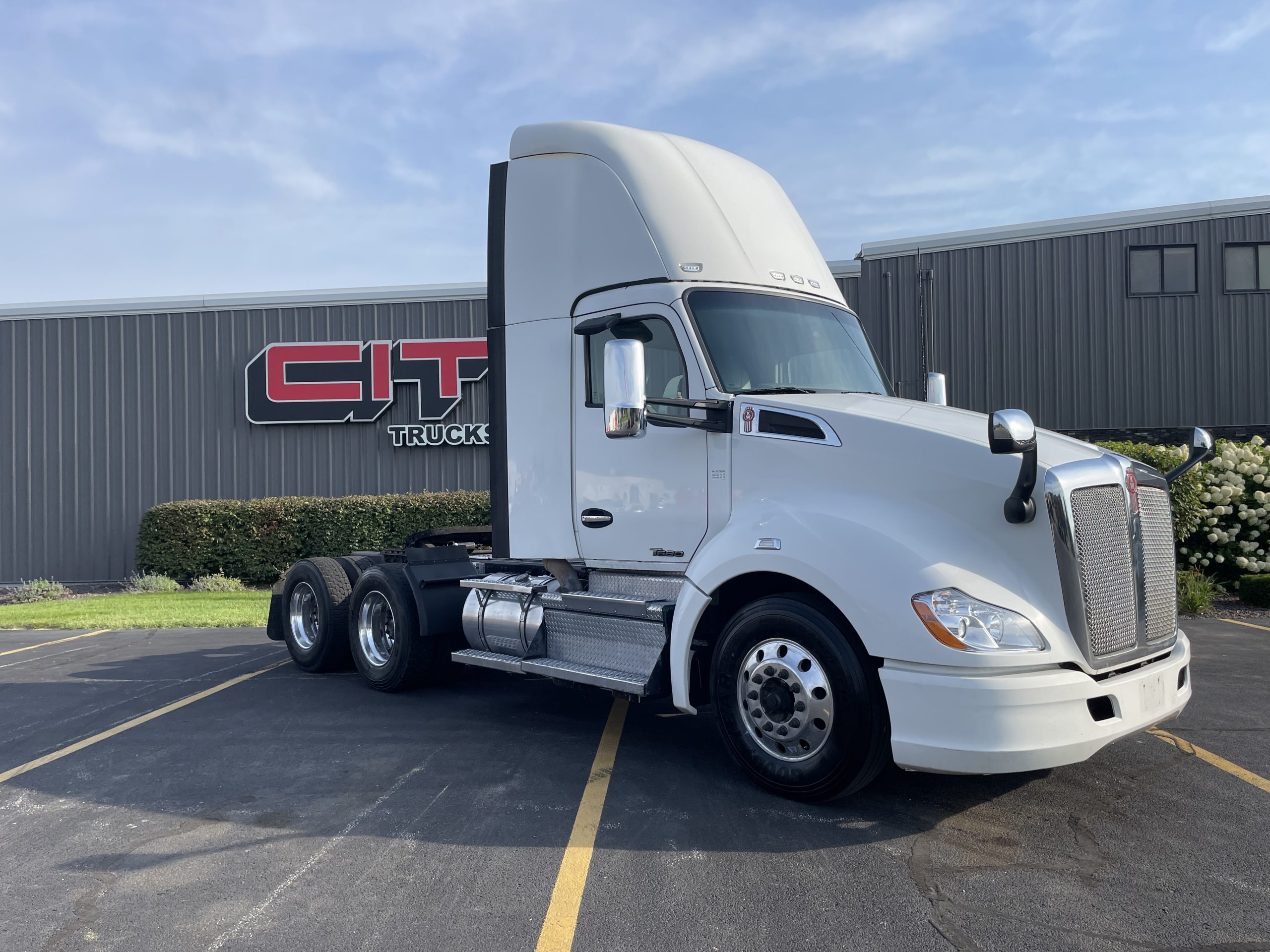 2018 KENWORTH T680 - image 3 of 6