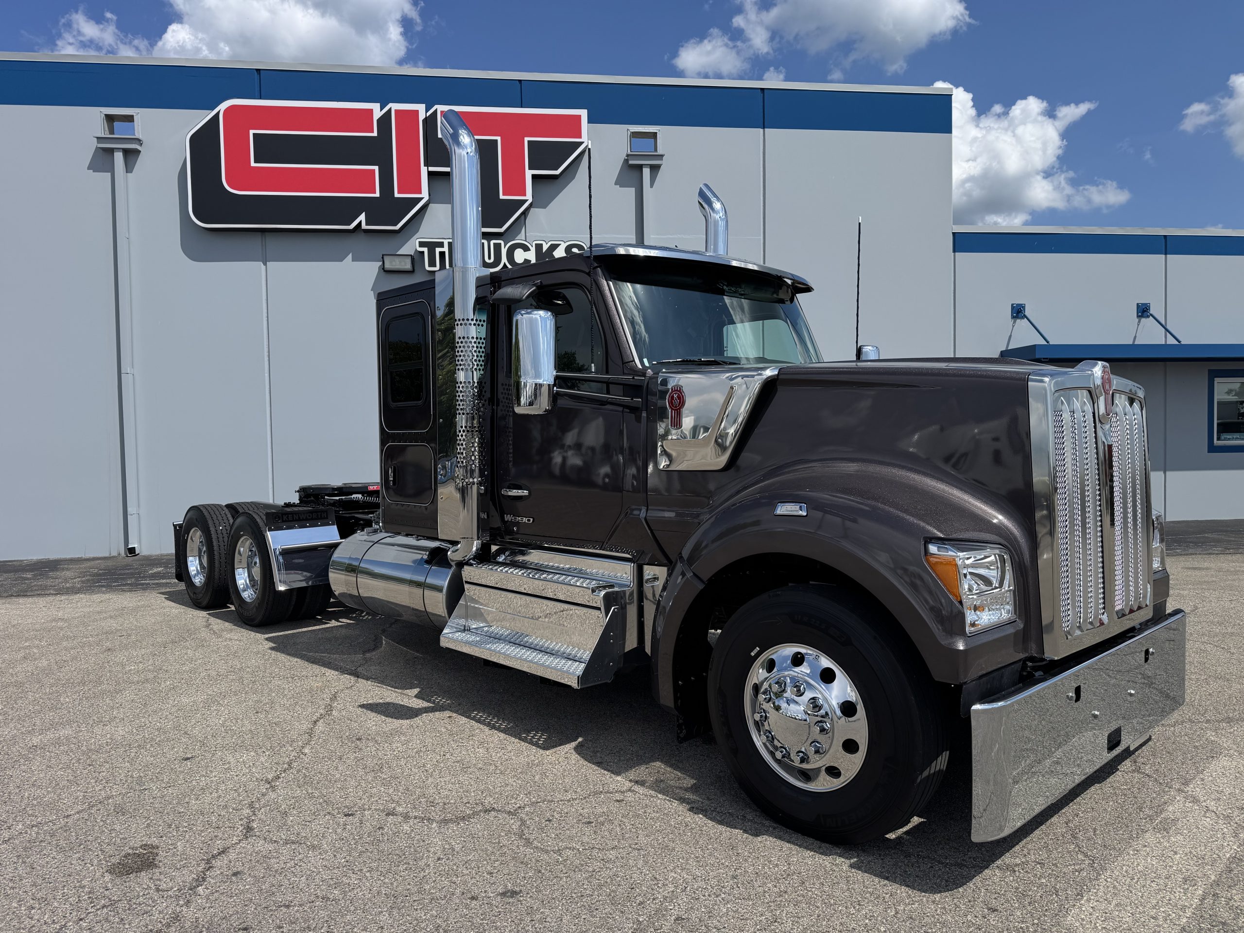 2026 KENWORTH W990 - image 3 of 6
