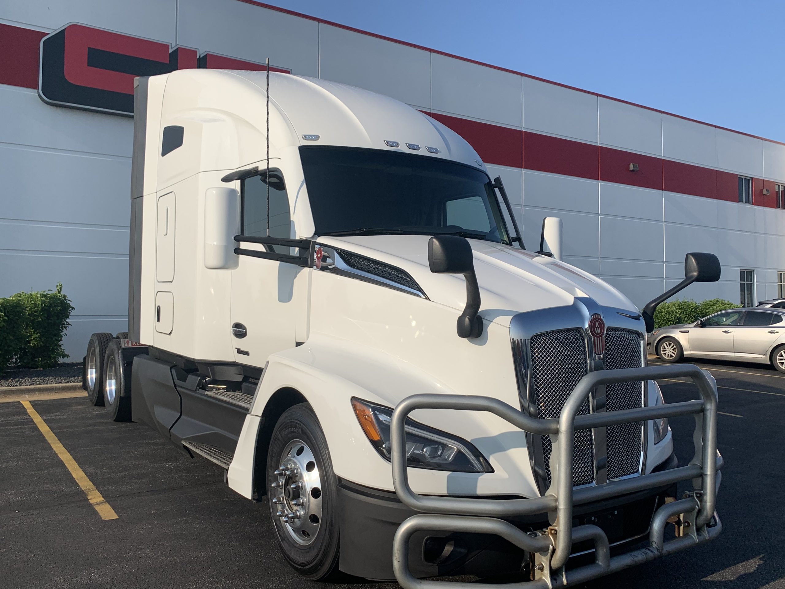2023 KENWORTH T680 - image 3 of 6