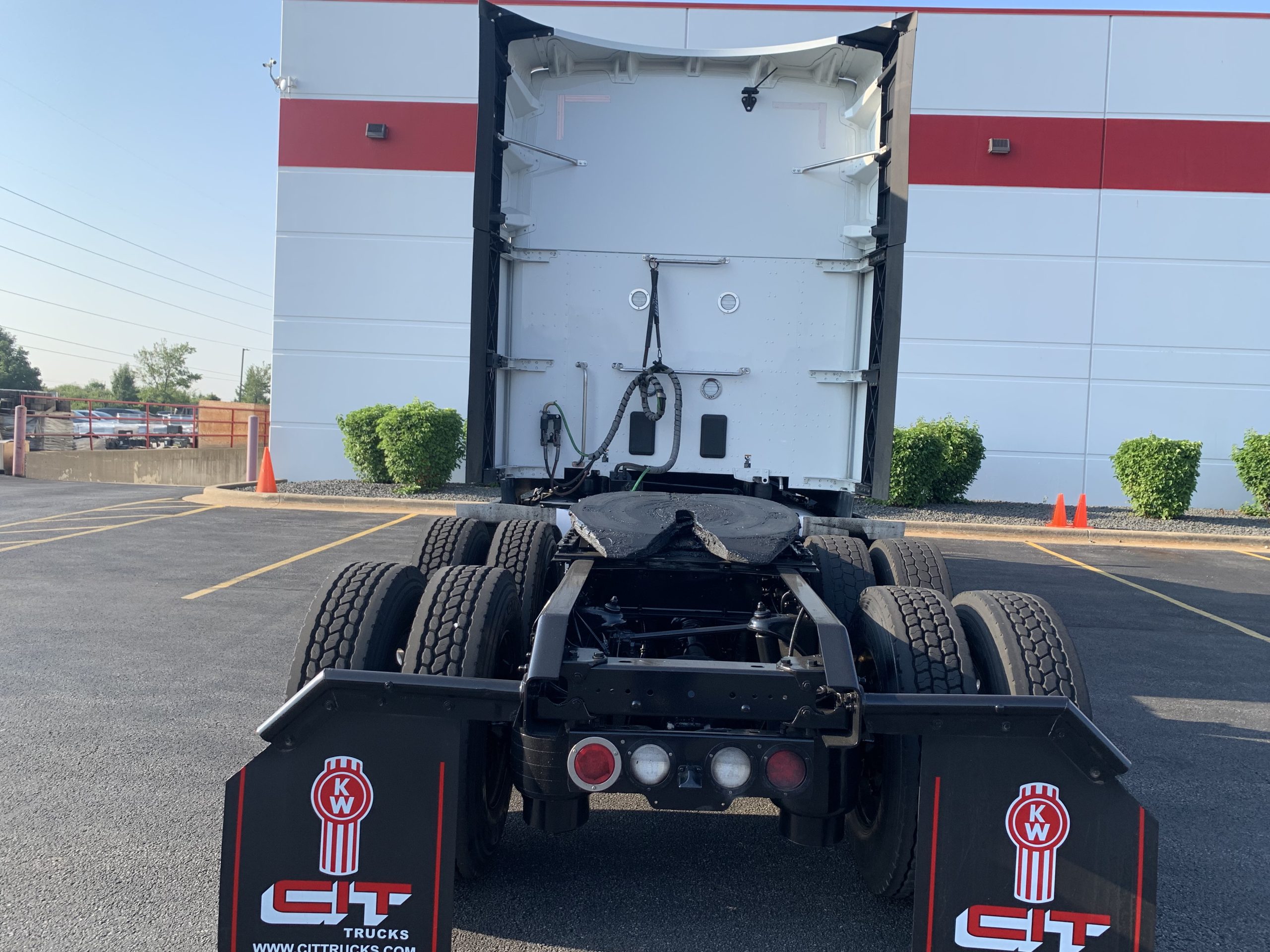 2023 KENWORTH T680 - image 6 of 6