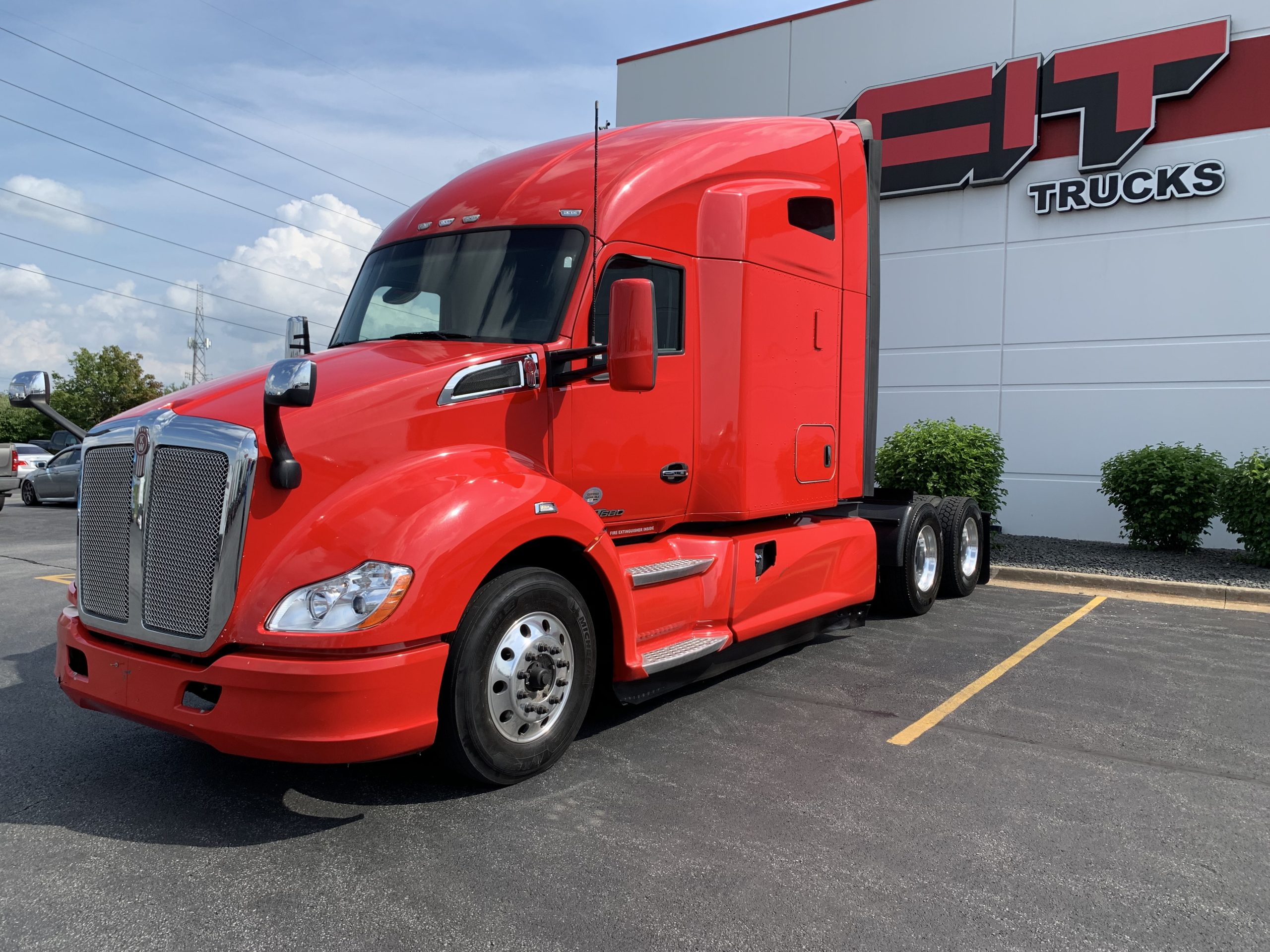 2020 KENWORTH T680 - image 2 of 6