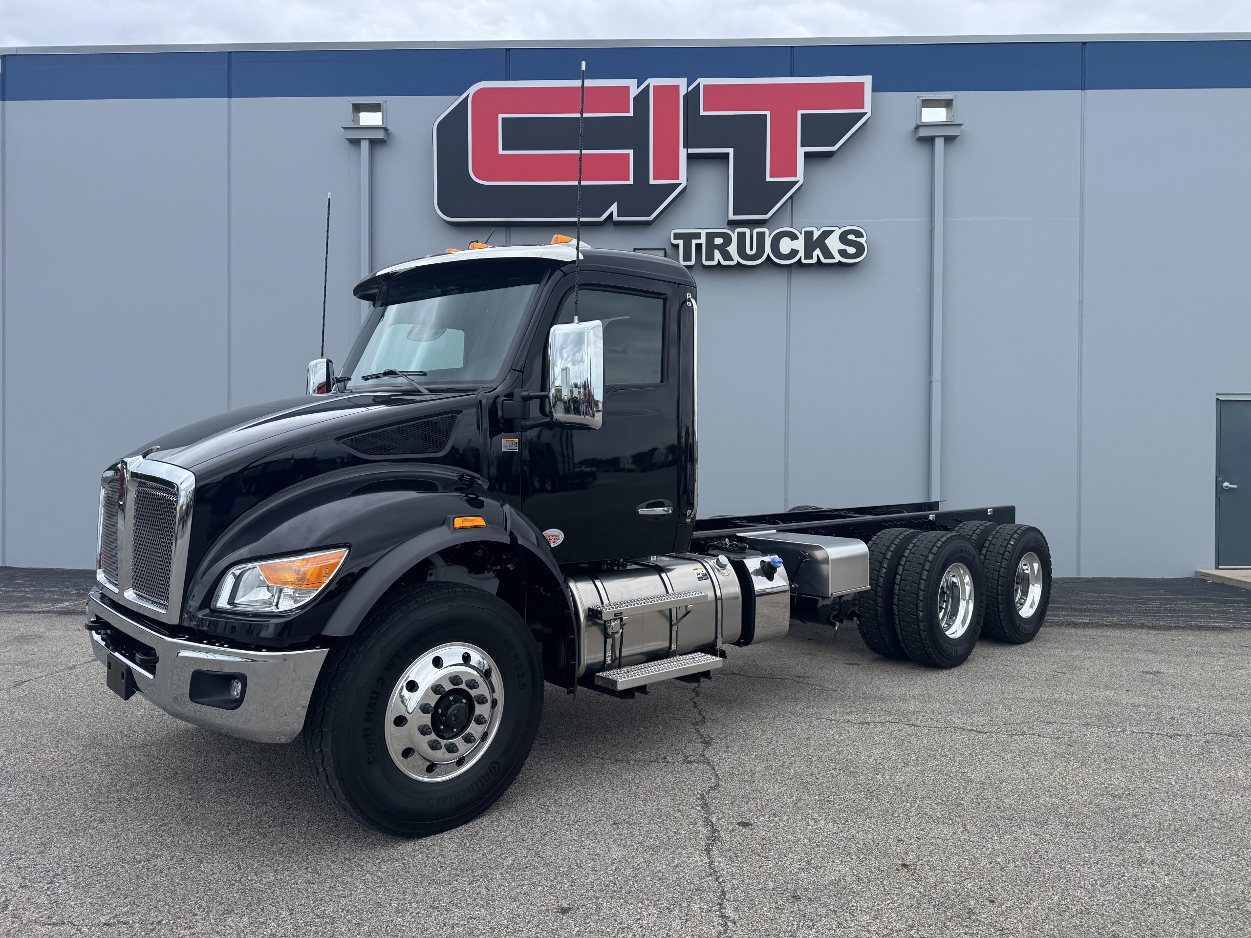 2026 KENWORTH T480 - image 1 of 6