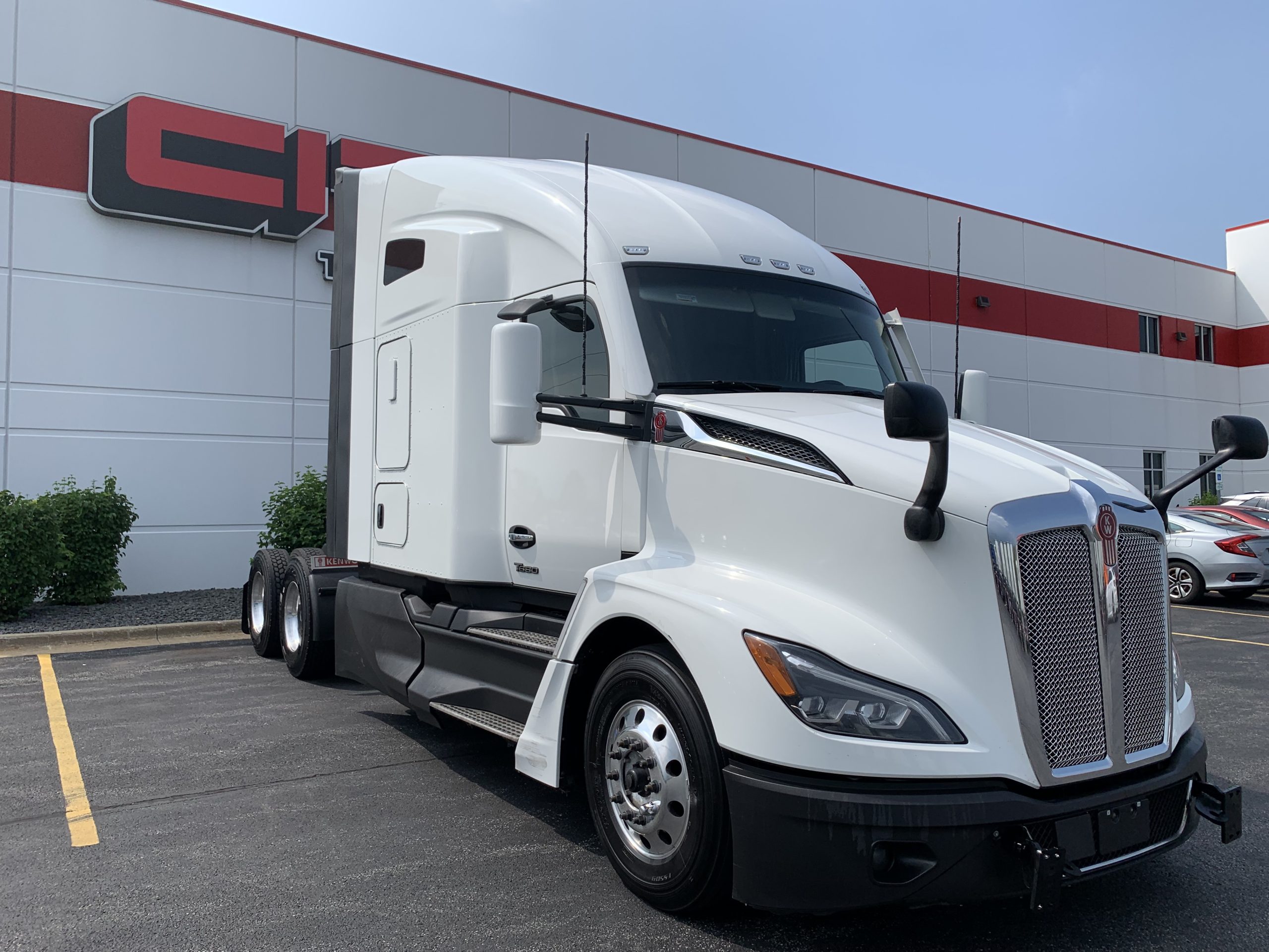 2023 KENWORTH T680 - image 4 of 6