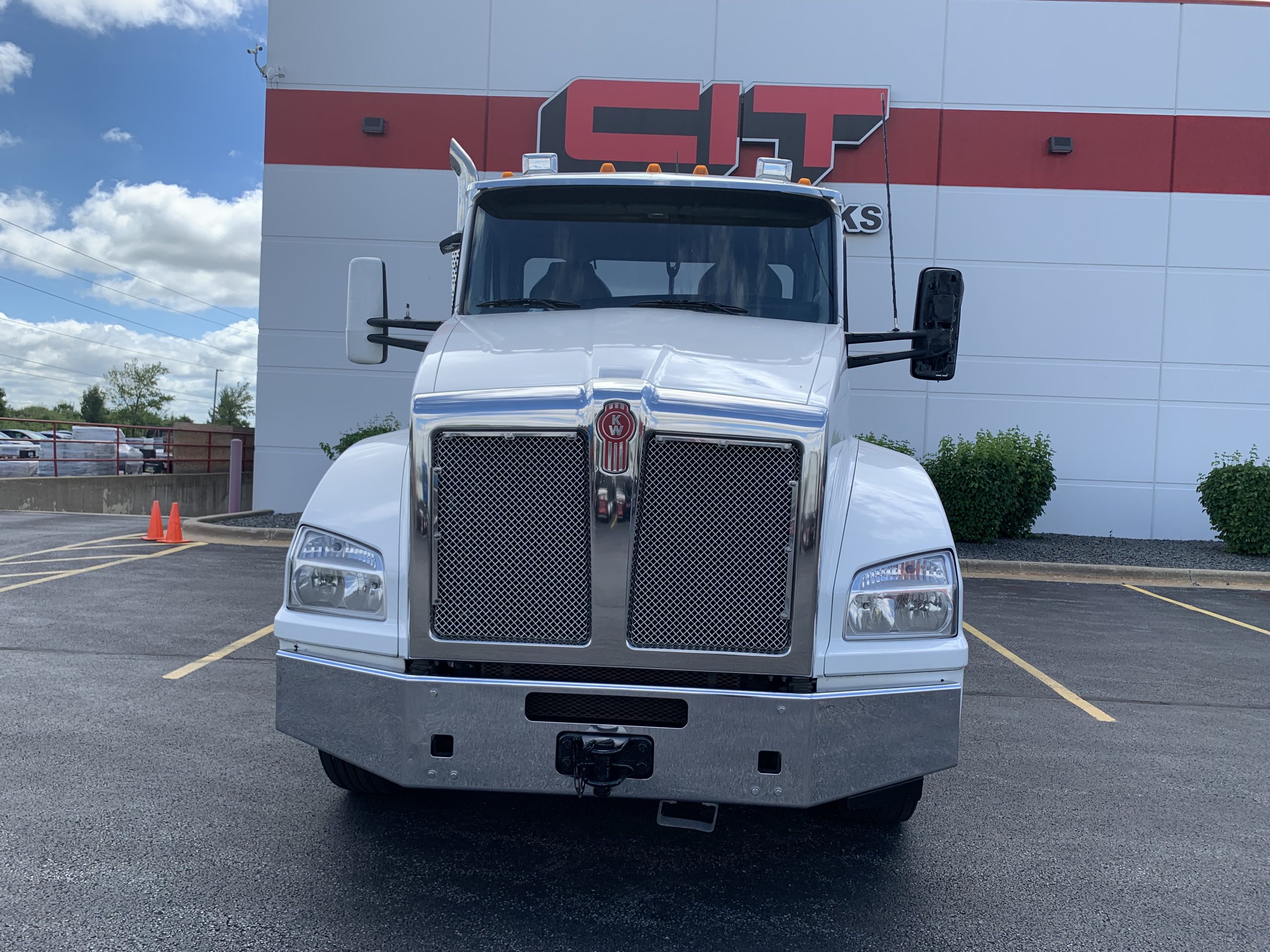 2022 KENWORTH T880 - image 2 of 6