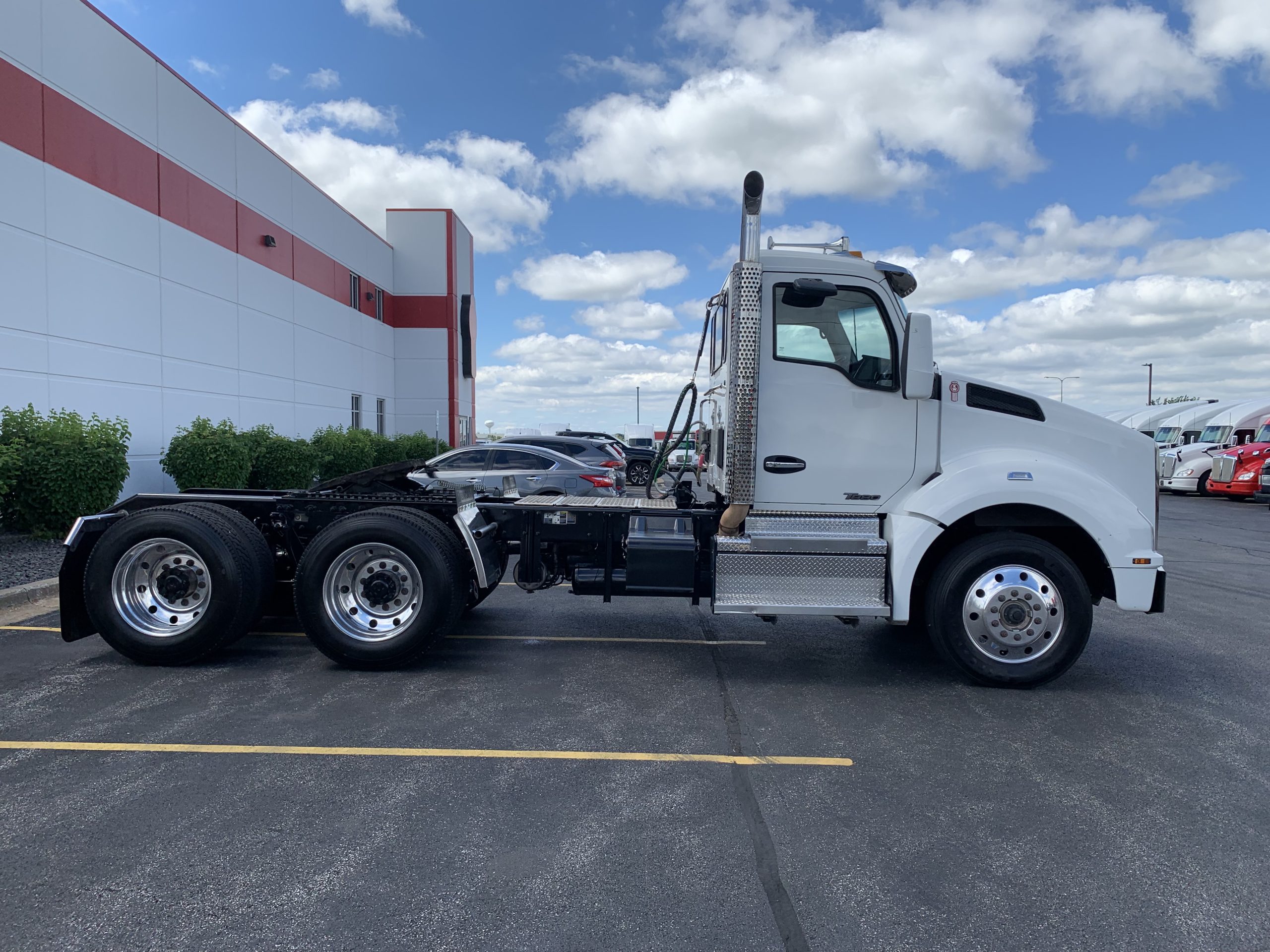 2022 KENWORTH T880 - image 4 of 6