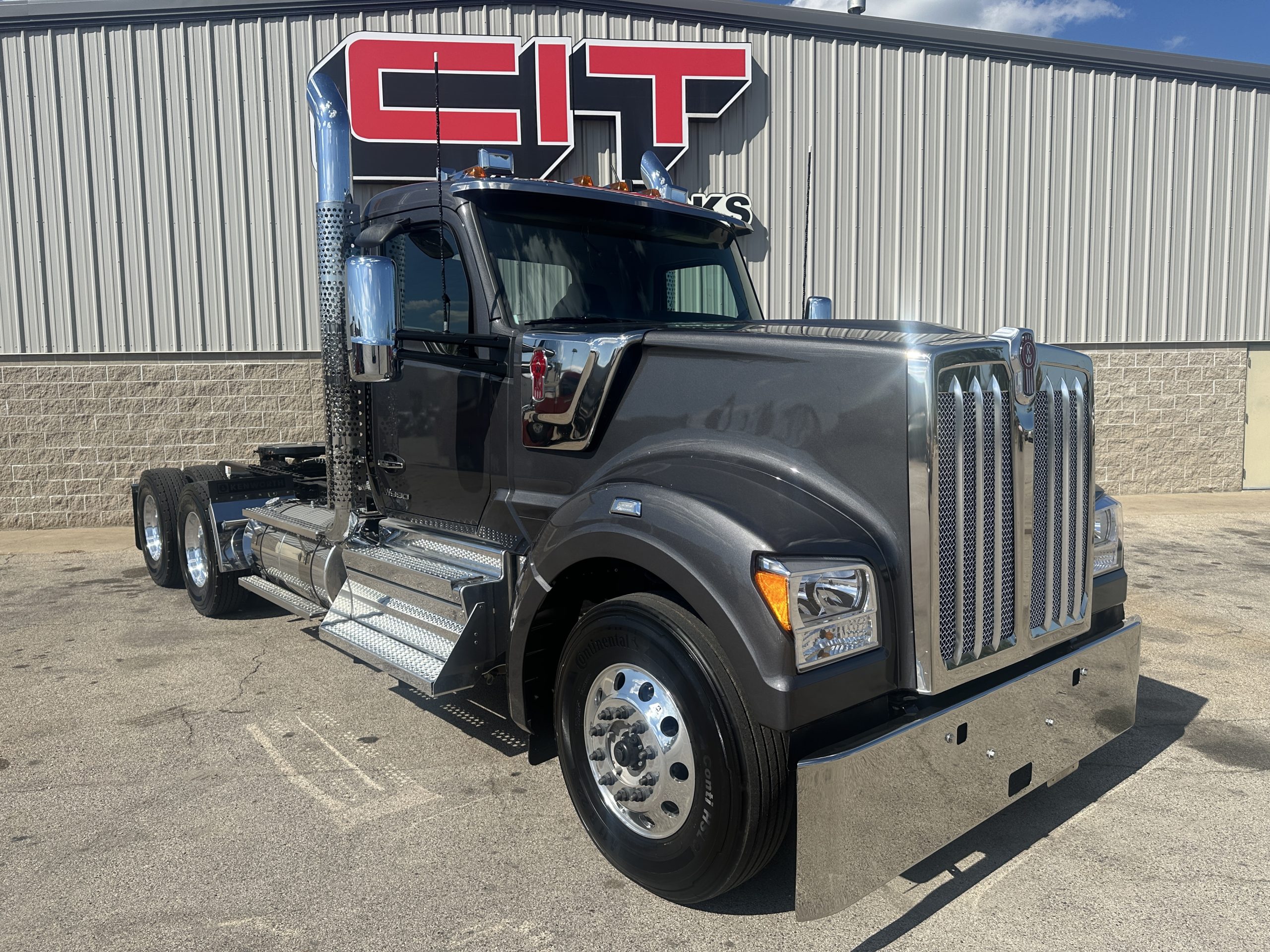 2026 KENWORTH W990 - image 2 of 6