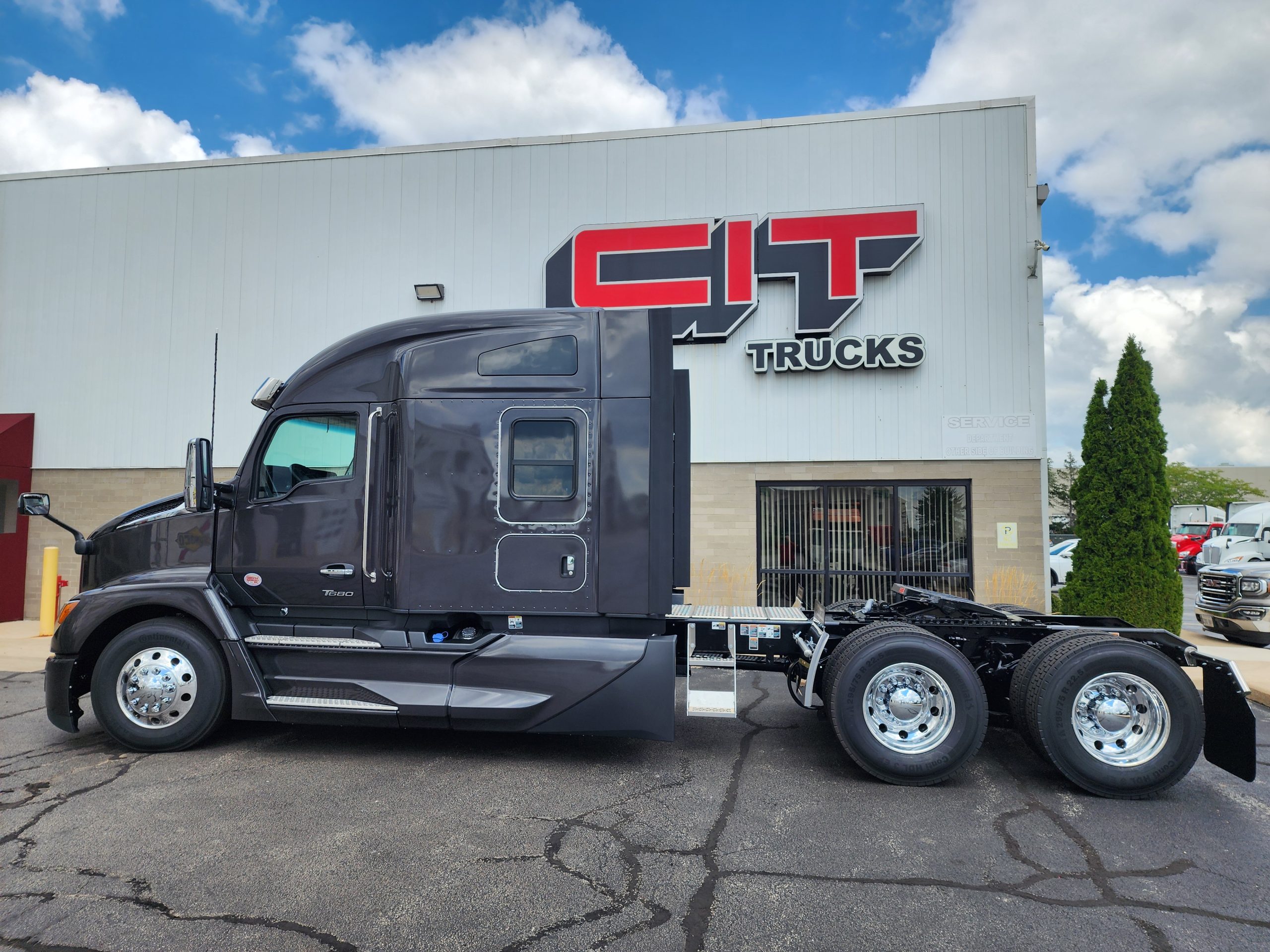 2026 KENWORTH T680 - image 5 of 6