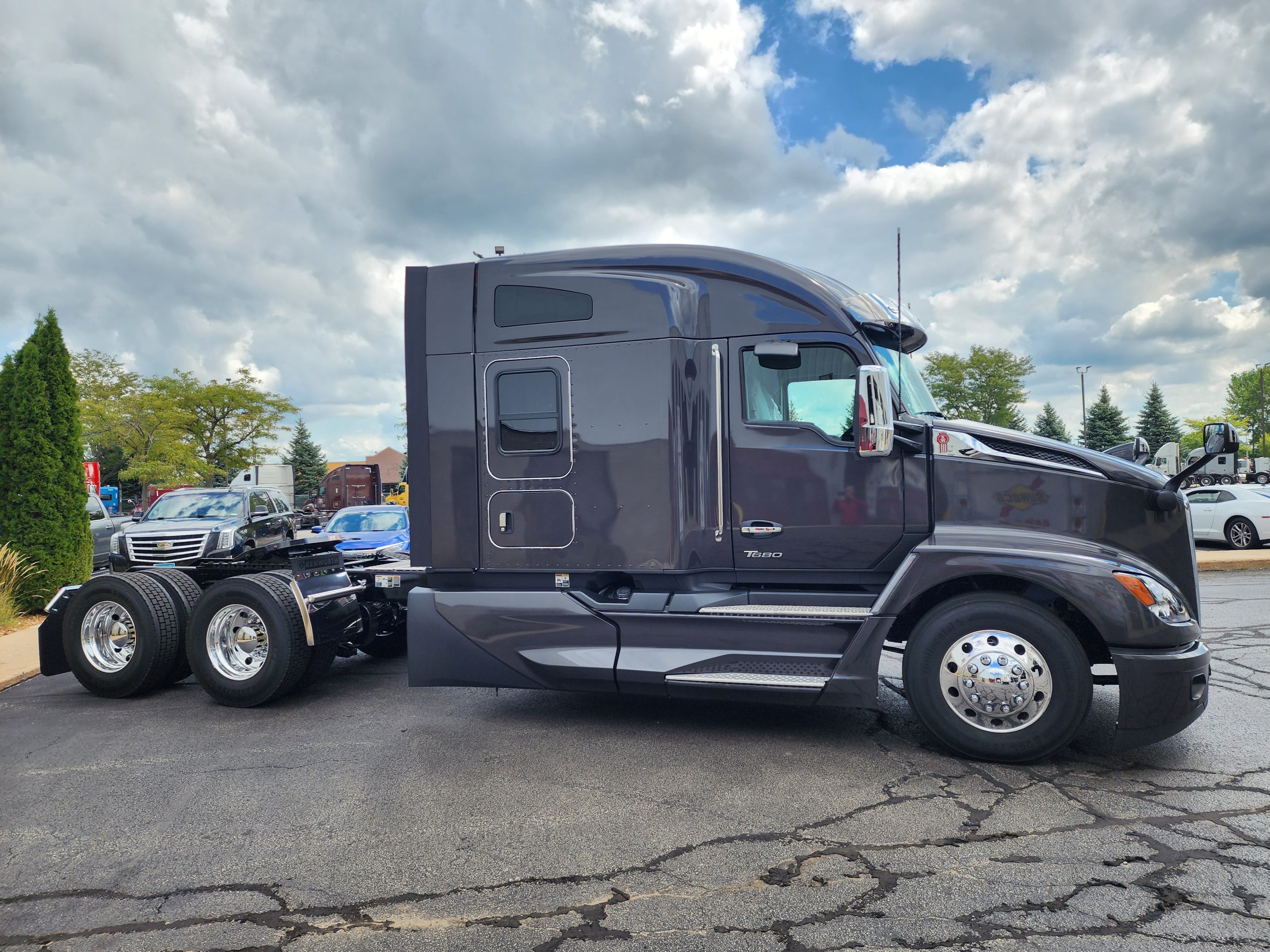 2026 KENWORTH T680 - image 3 of 6