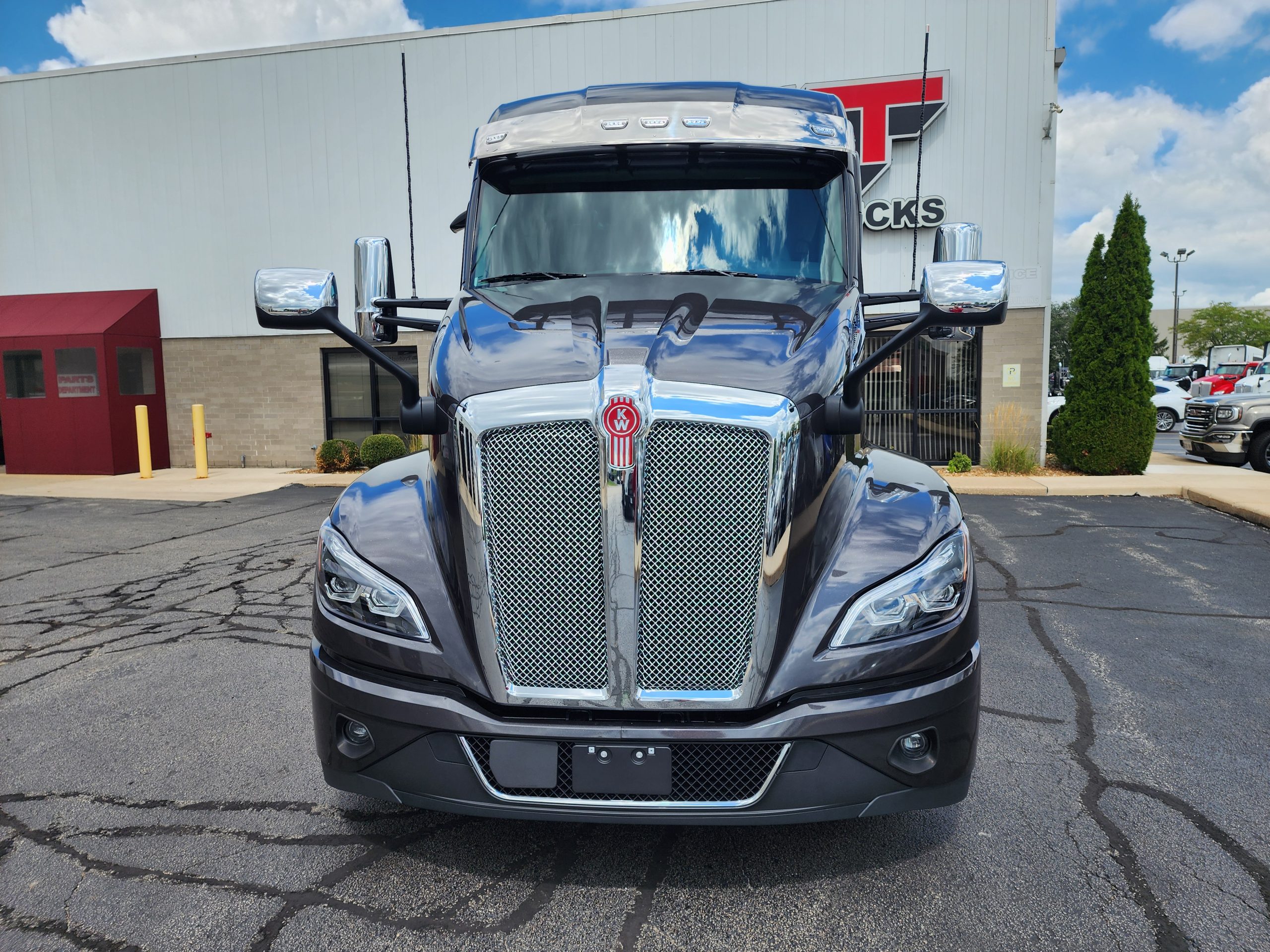 2026 KENWORTH T680 - image 4 of 6