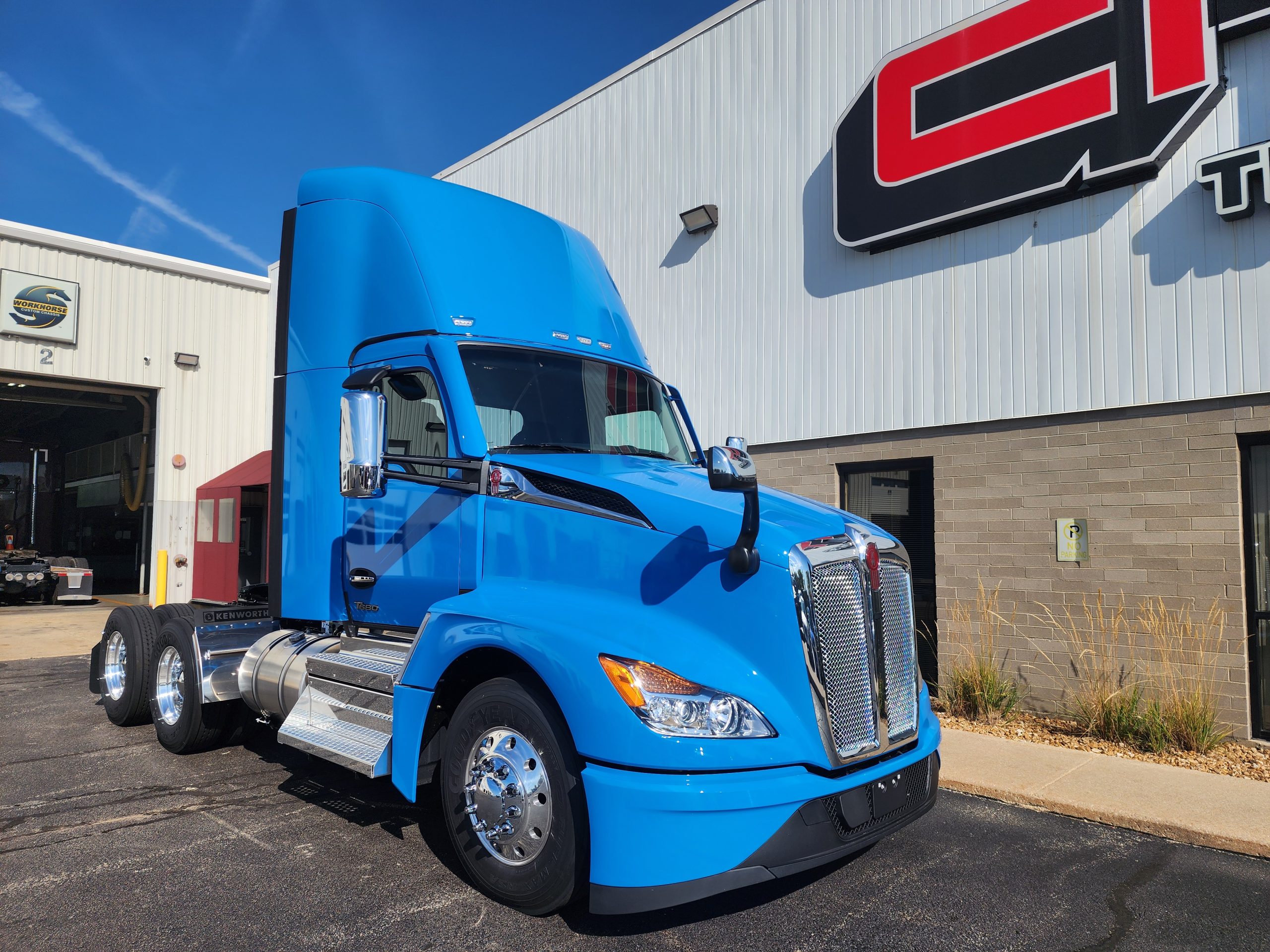 2026 KENWORTH T680 - image 4 of 6