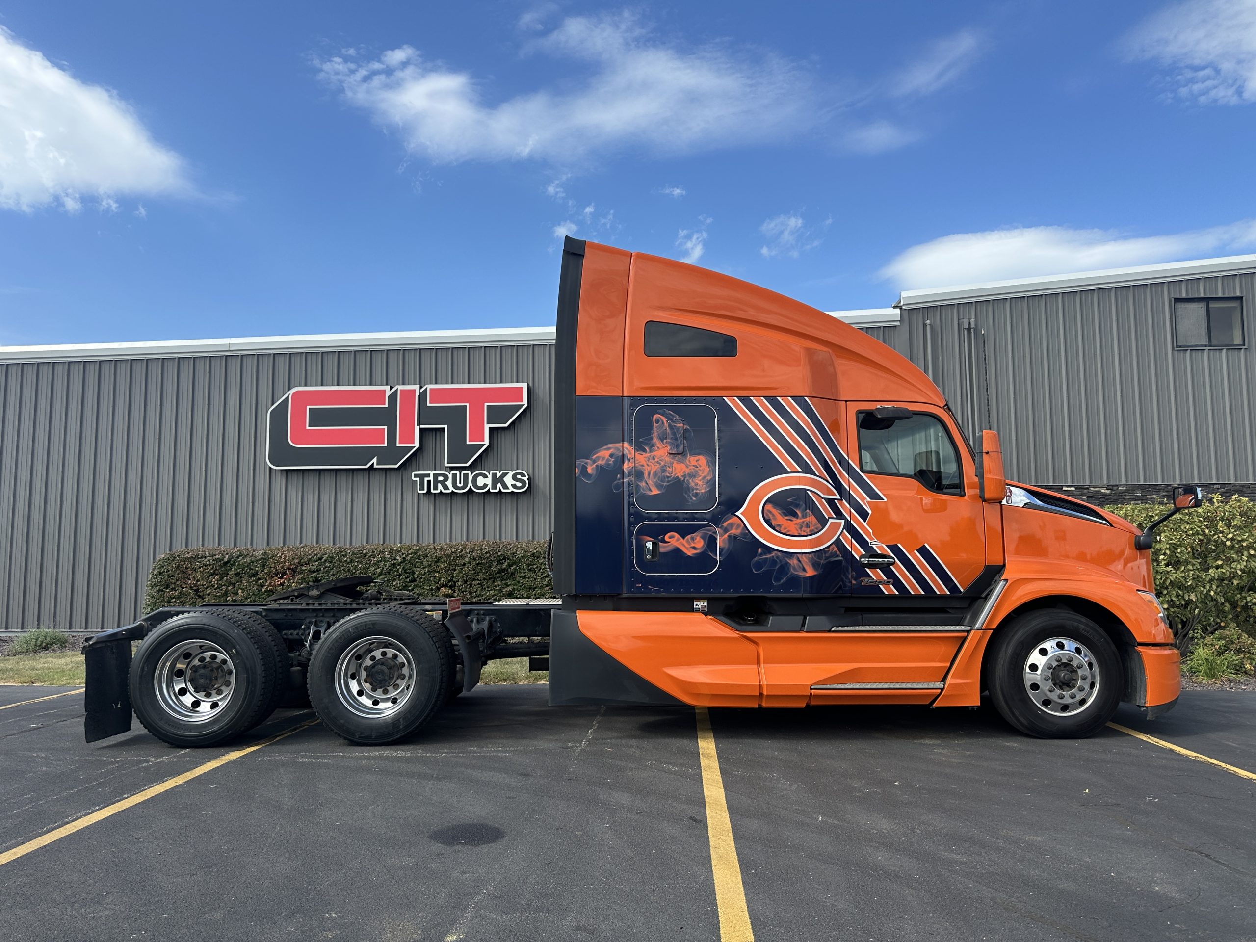 2023 KENWORTH T680 - image 4 of 6