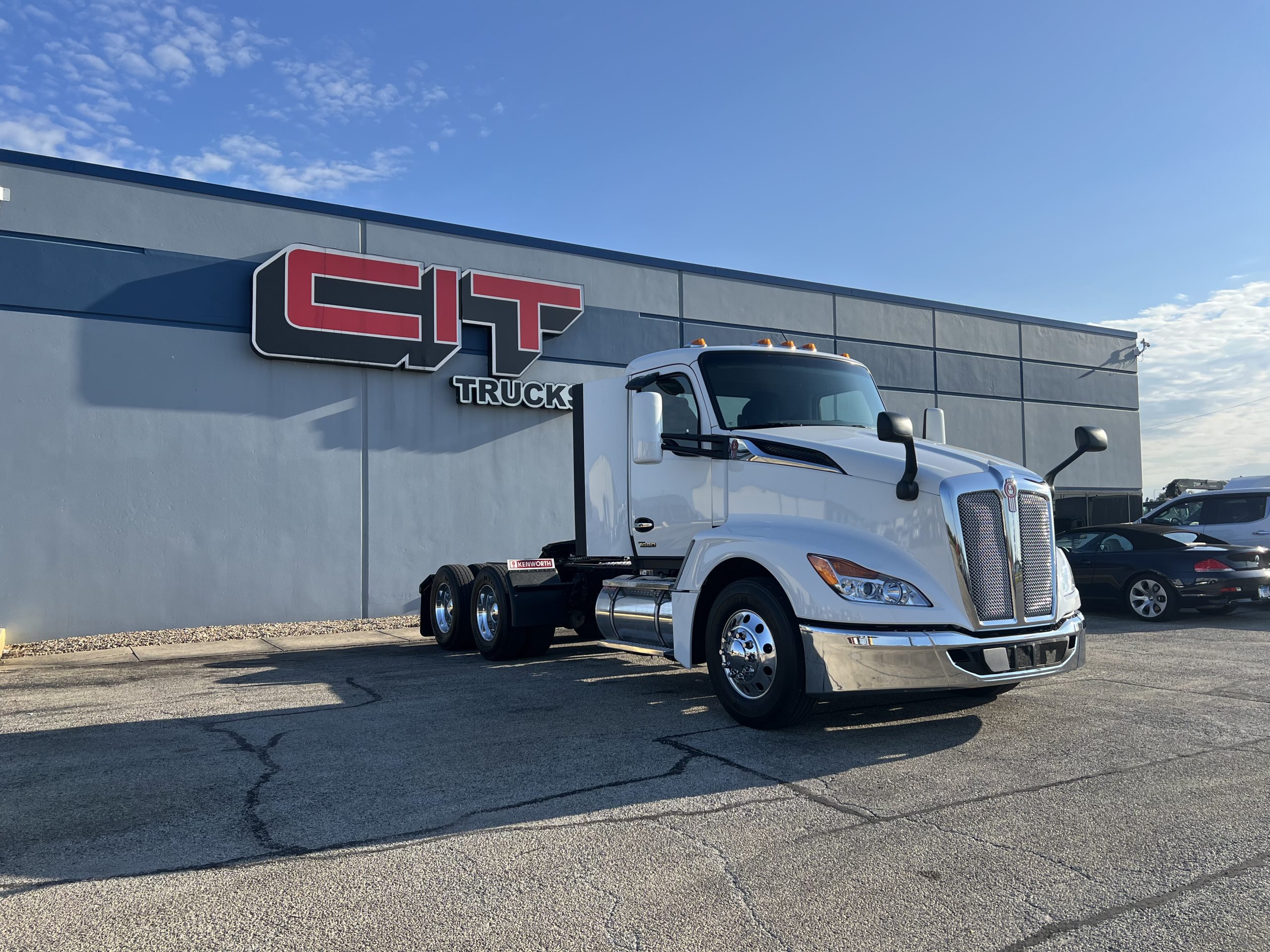 2024 KENWORTH T680 - image 4 of 6