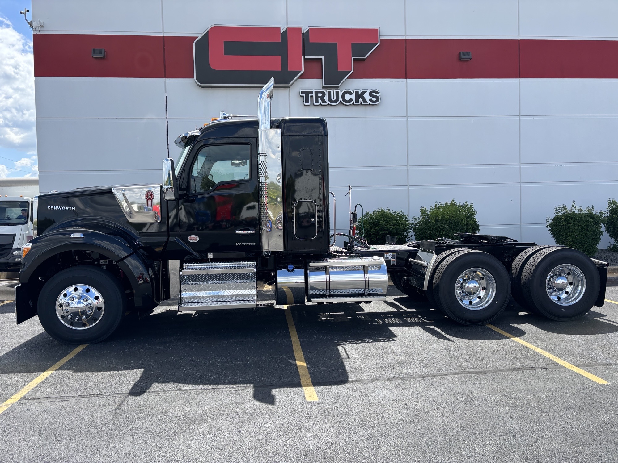 2026 KENWORTH W990 - image 2 of 6