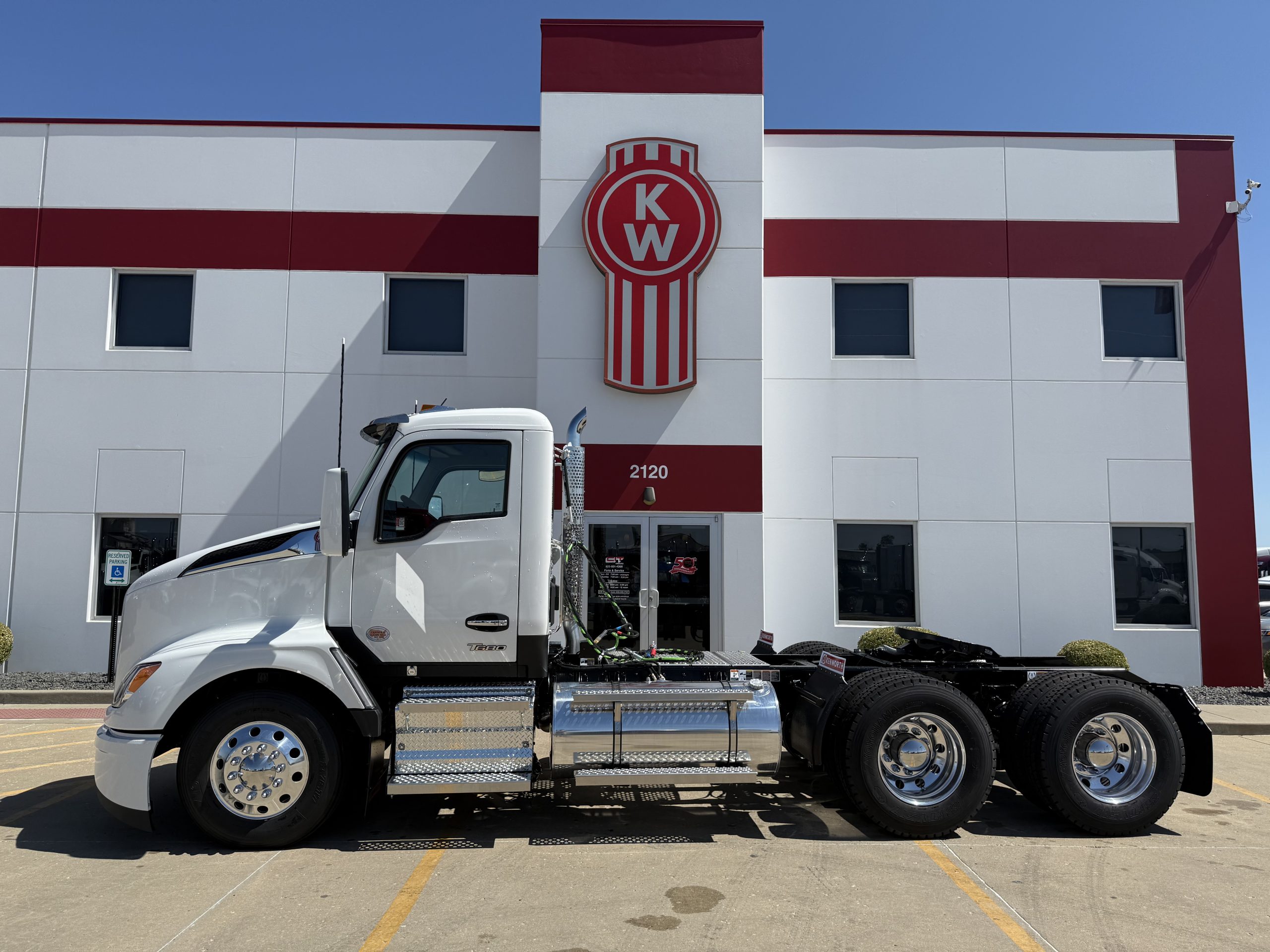 2026 KENWORTH T680 - image 5 of 6