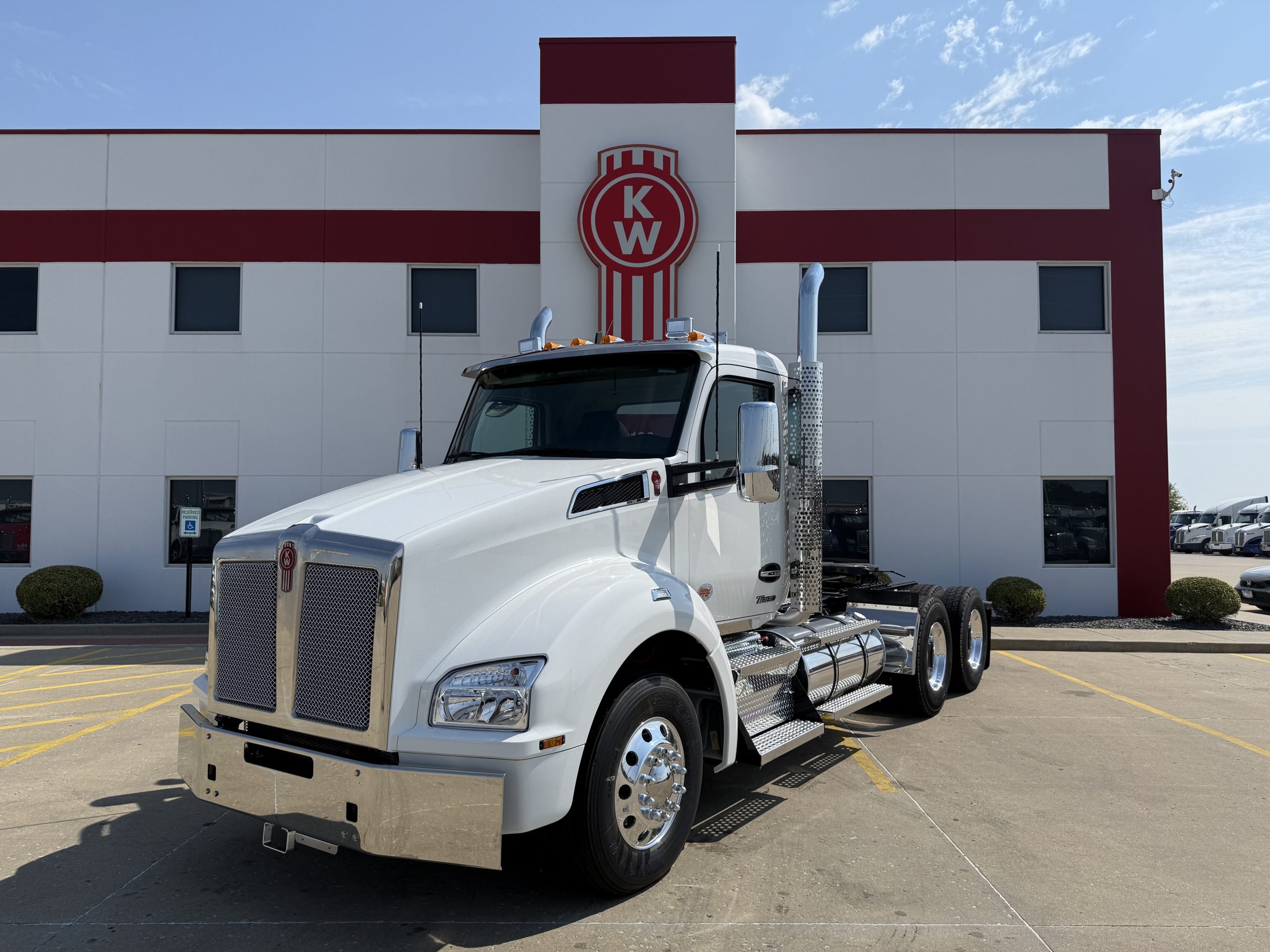 2026 KENWORTH T880 - image 1 of 6
