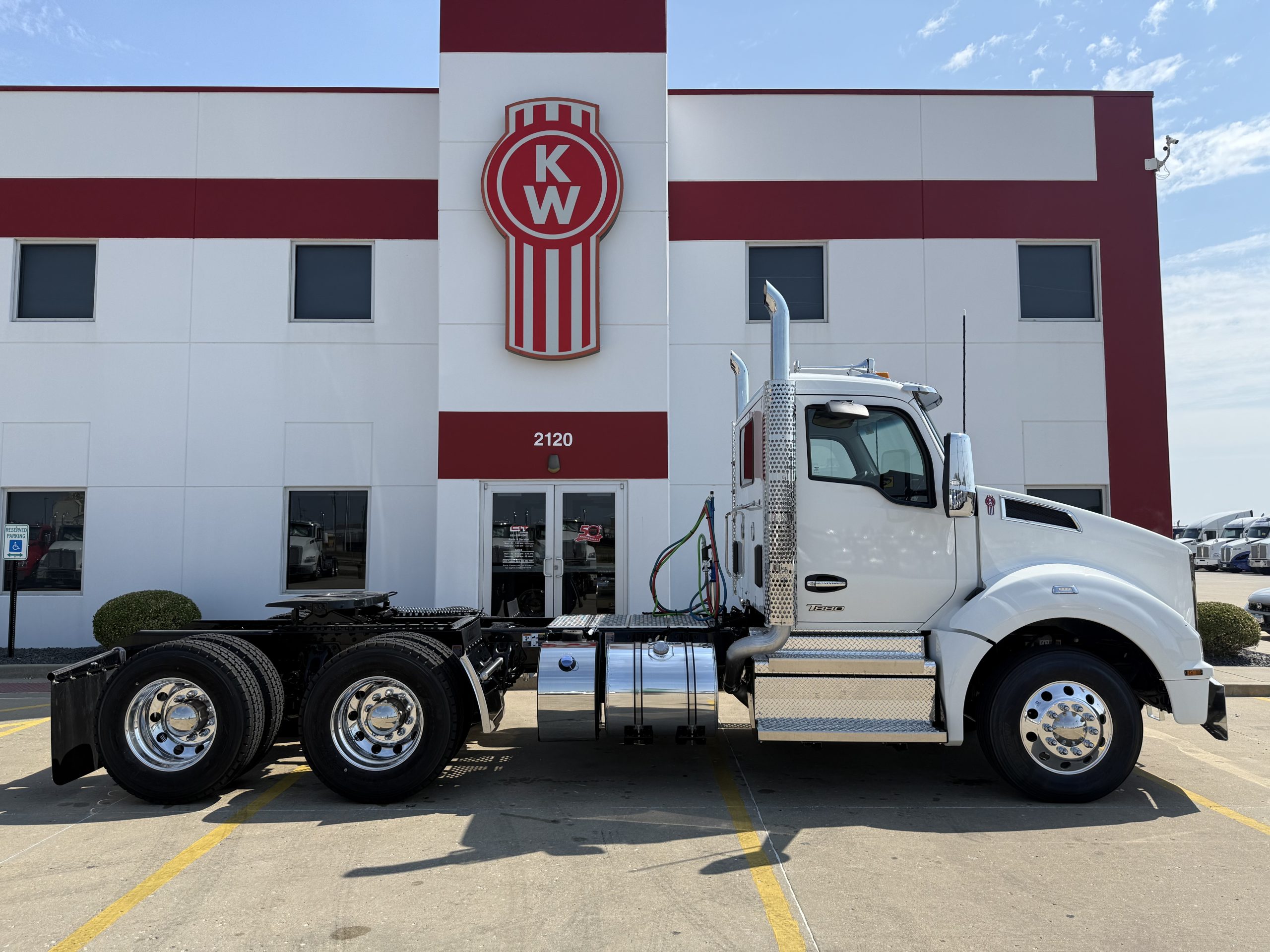 2026 KENWORTH T880 - image 5 of 6
