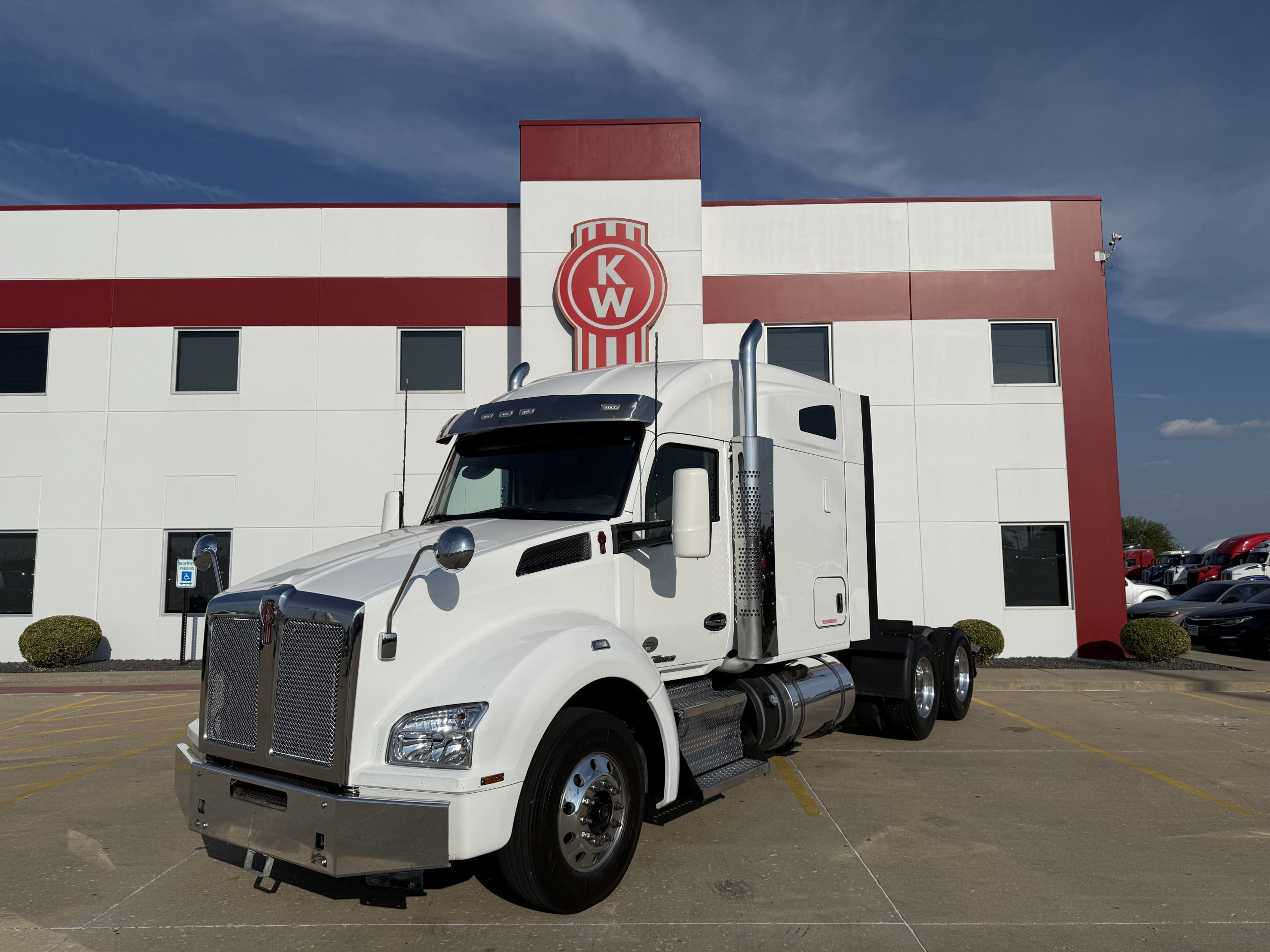 2021 KENWORTH T880 - image 1 of 6