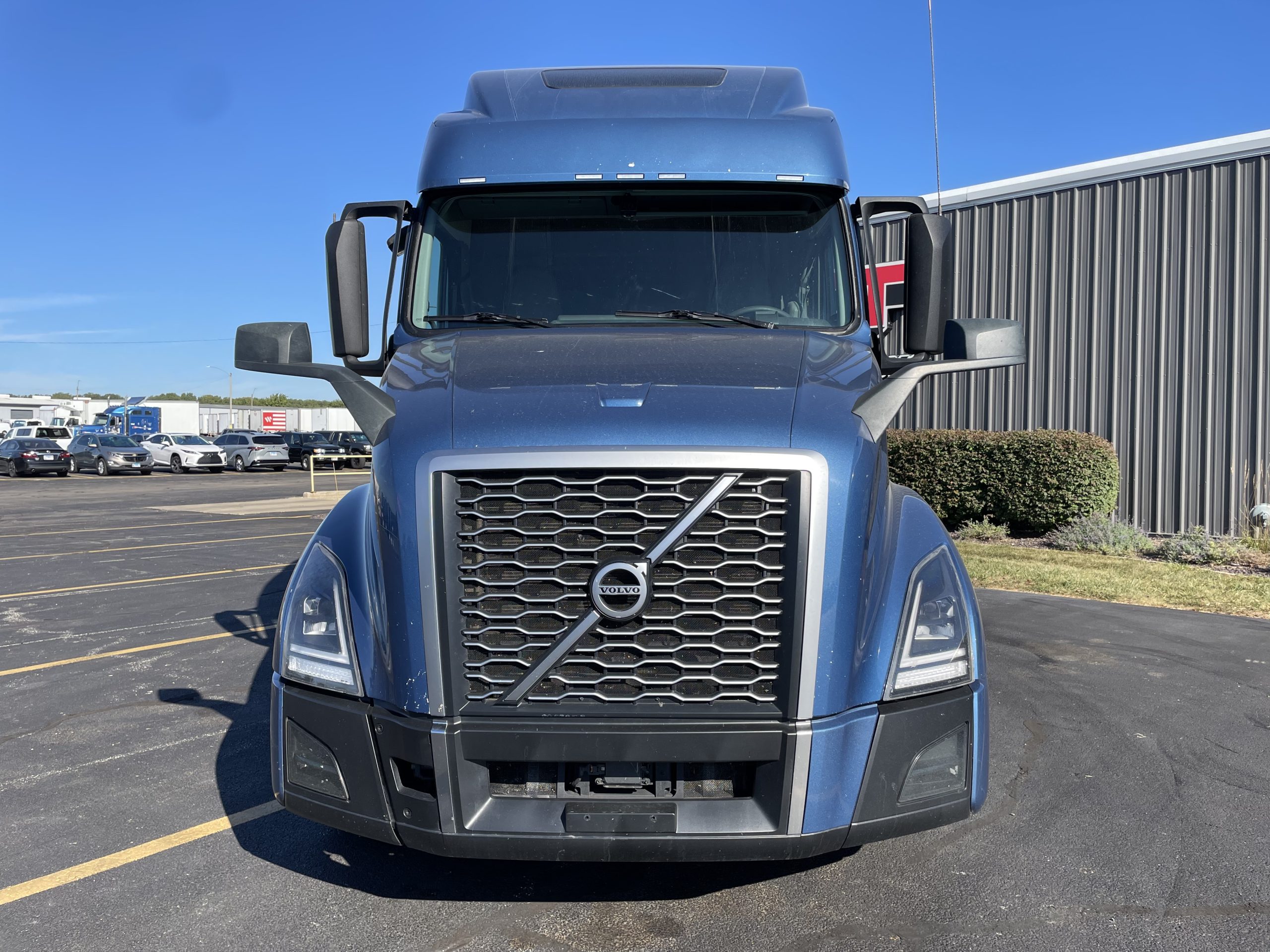 2024 VOLVO VNL860 - image 2 of 6