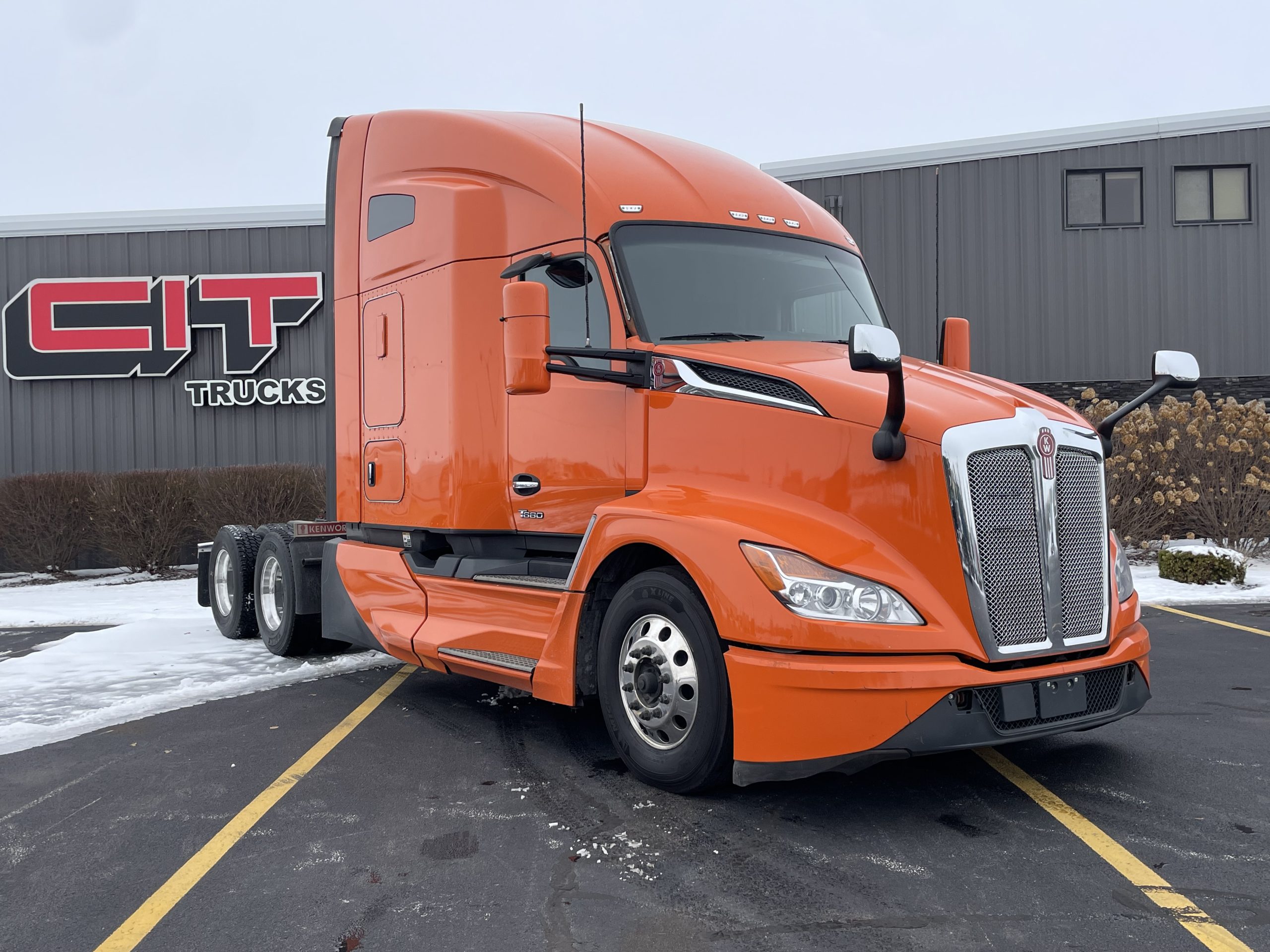 2023 KENWORTH T680 - image 3 of 6