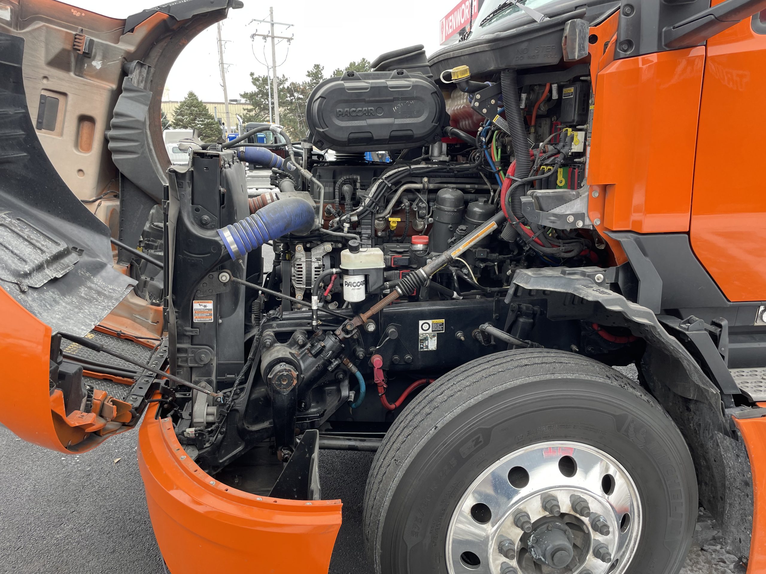 2023 KENWORTH T680 - image 4 of 6