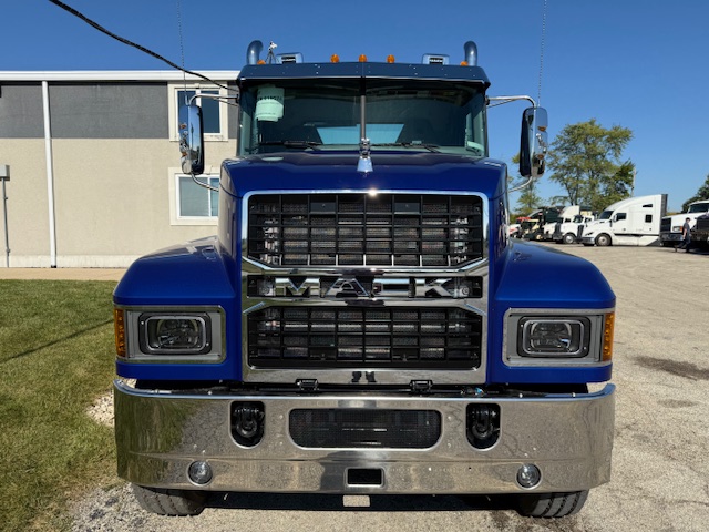 2026 MACK PINNACLE - image 2 of 6