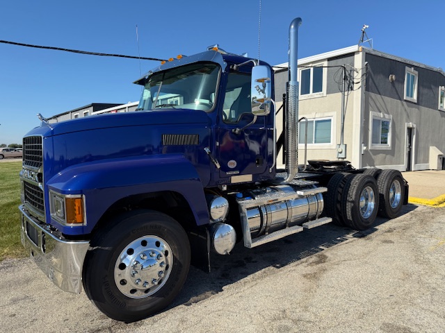 2026 MACK PINNACLE - image 1 of 6