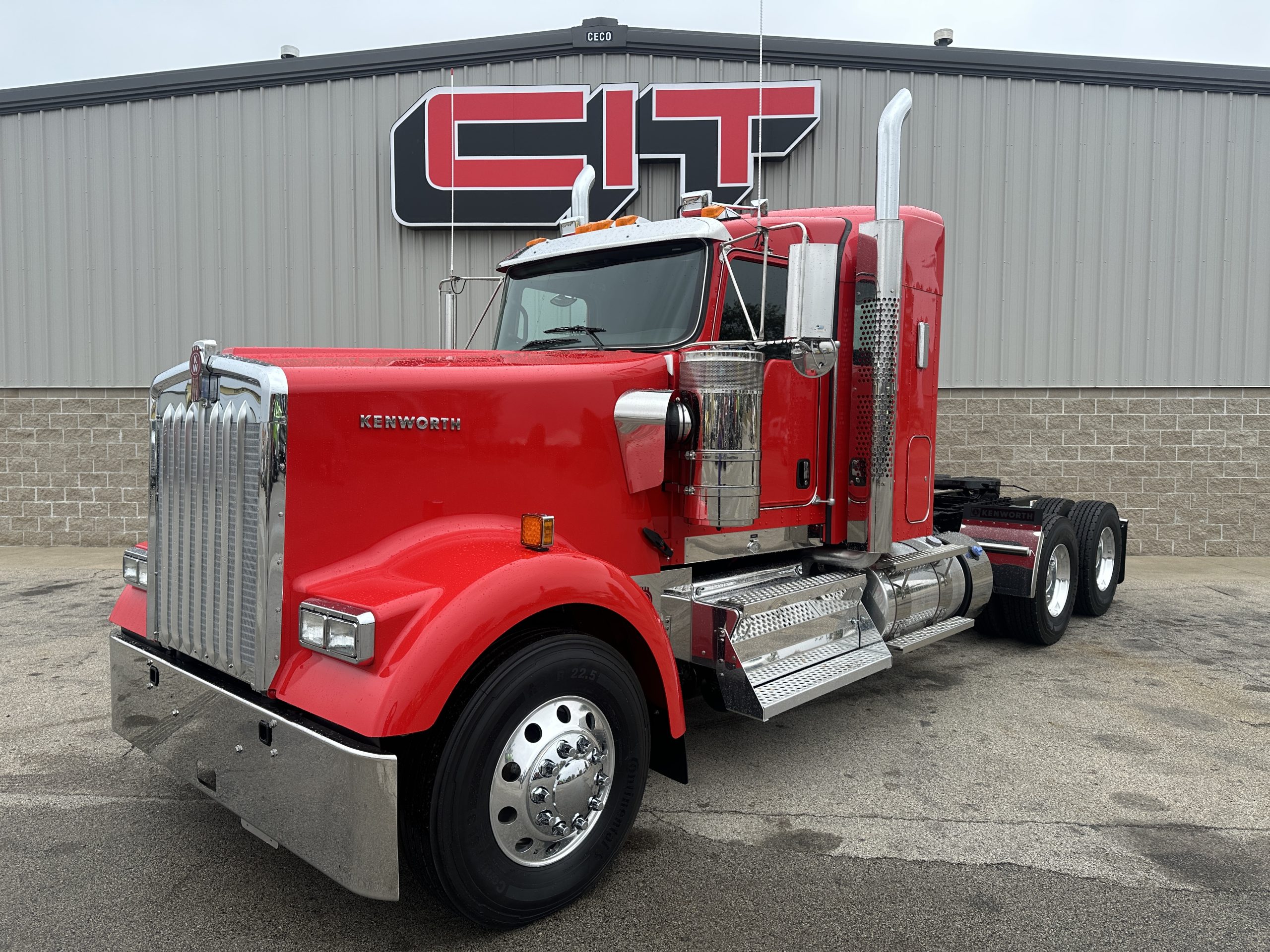 2026 KENWORTH W900L - image 1 of 6