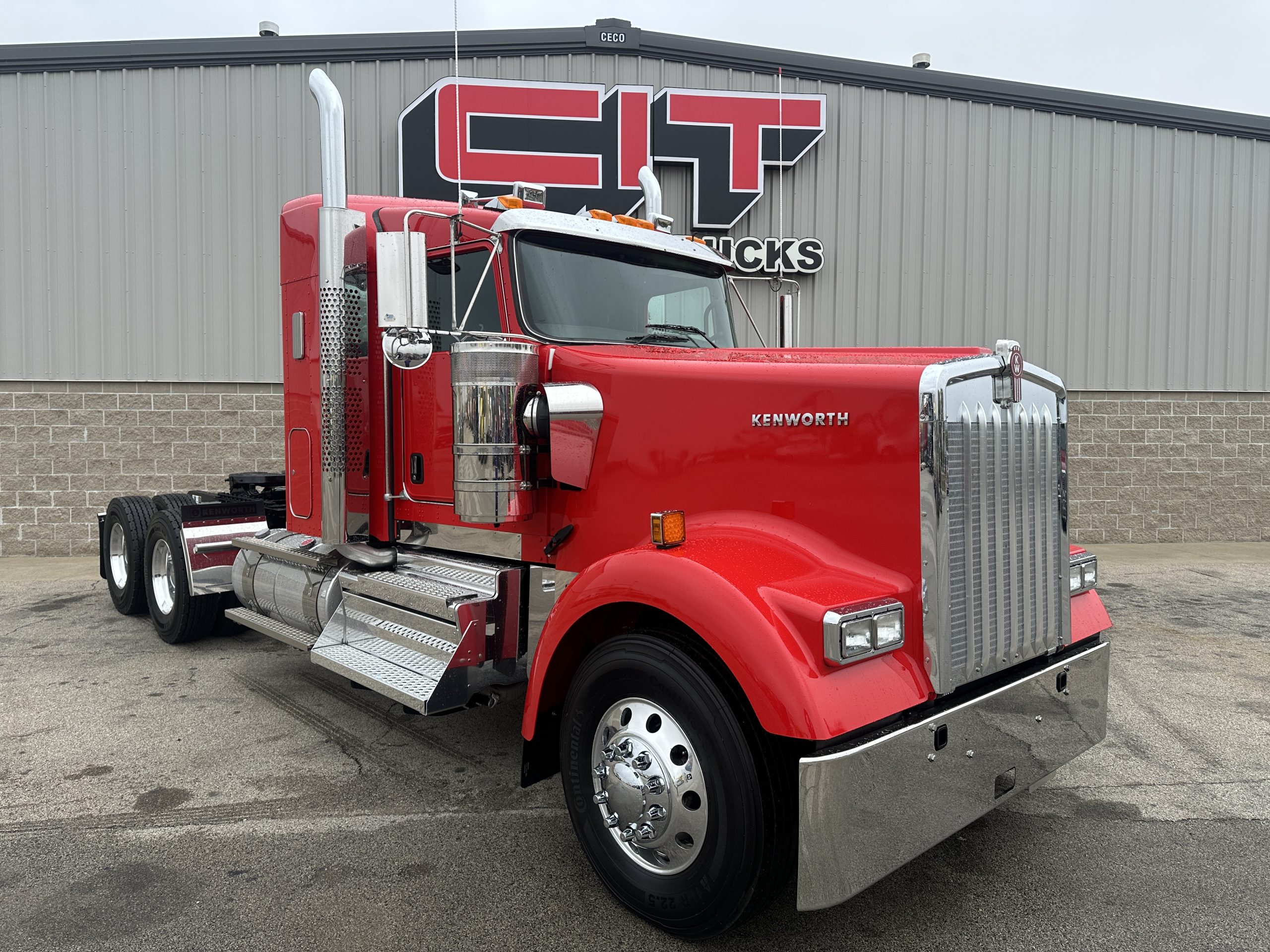 2026 KENWORTH W900L - image 3 of 6