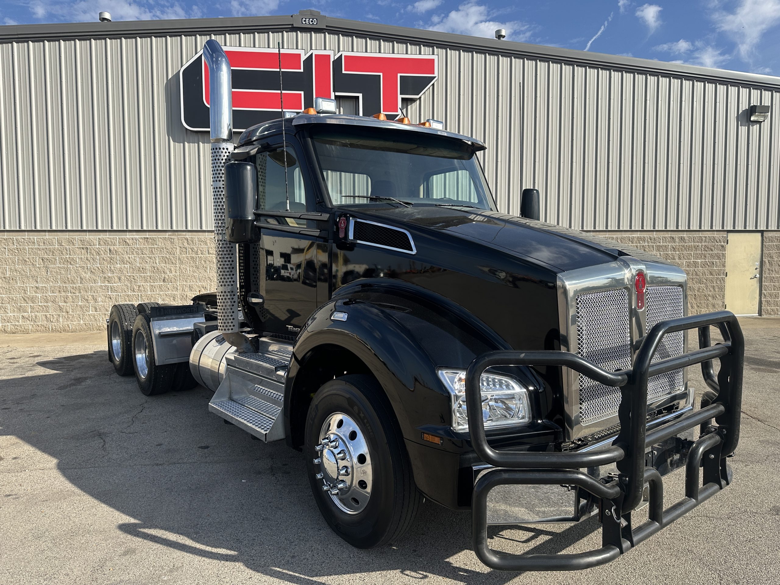2020 KENWORTH T880 - image 3 of 6