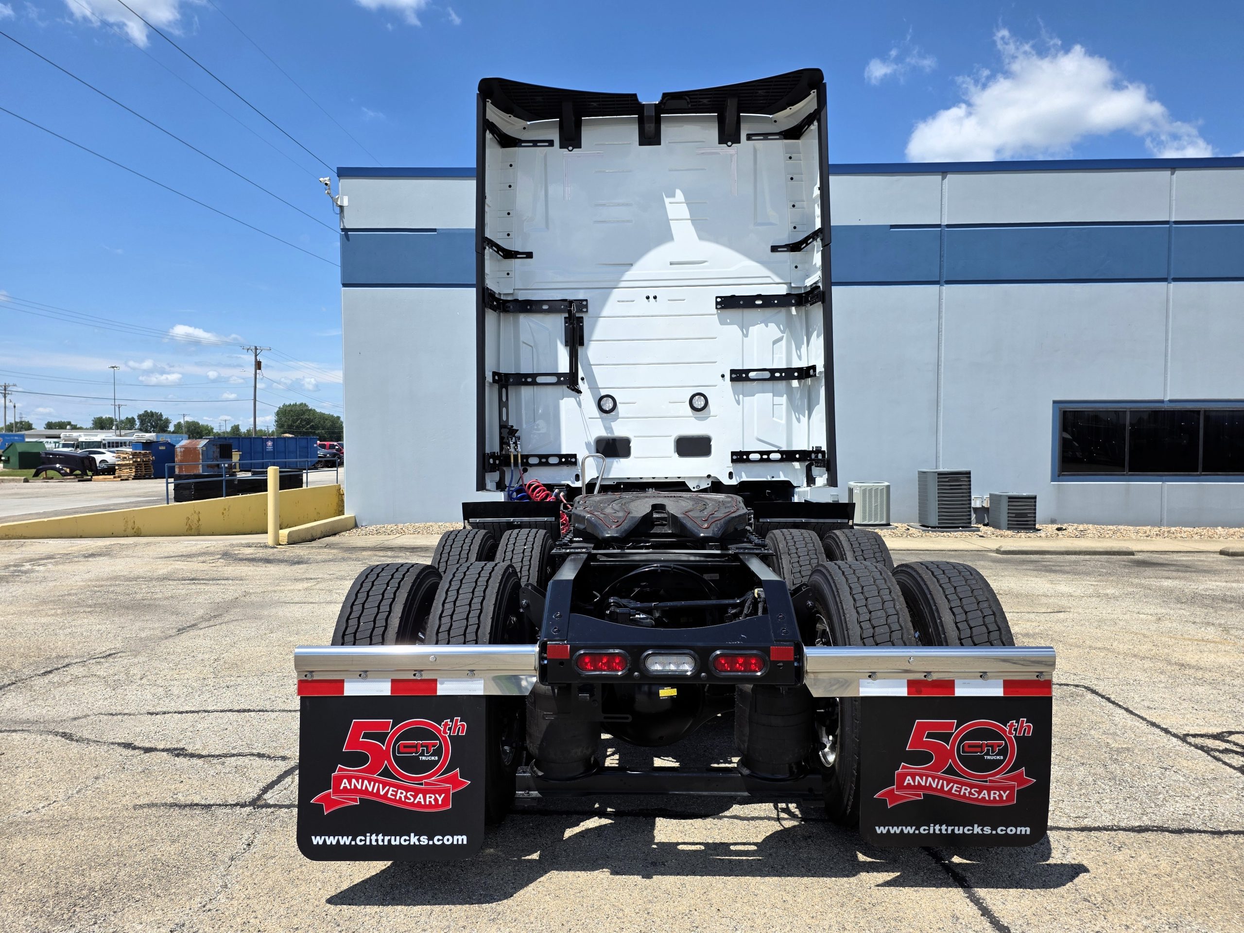 2026 VOLVO VNL860 2026 VOLVO VNL860 - image 6 of 6
