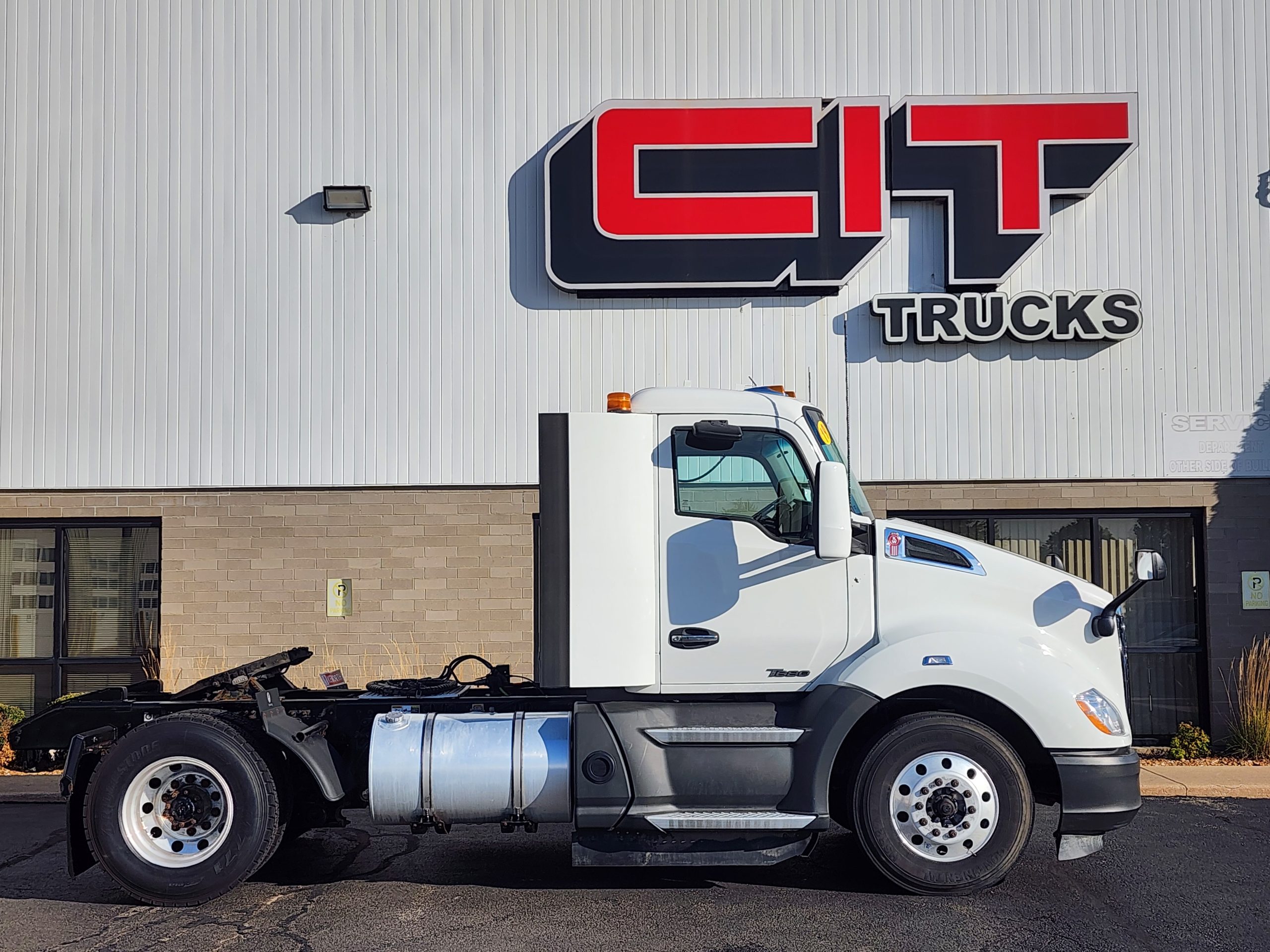 2019 KENWORTH T680 - image 4 of 6