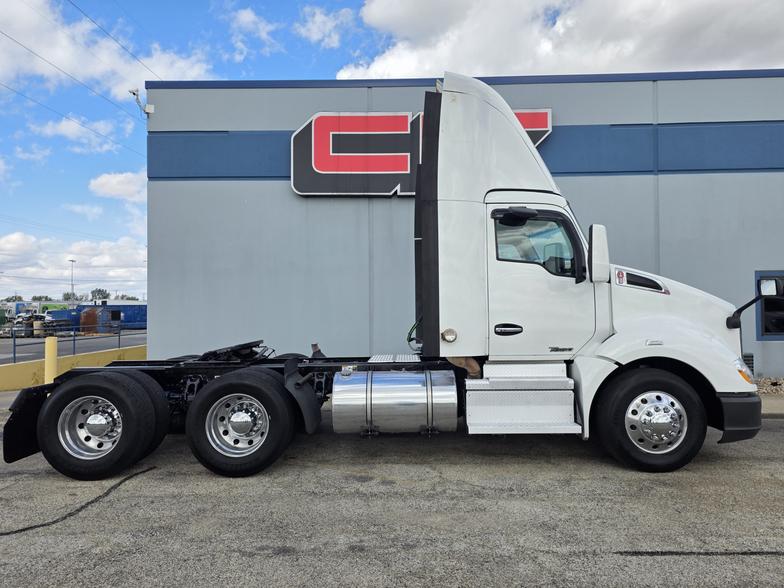 2019 KENWORTH T680 - image 4 of 6