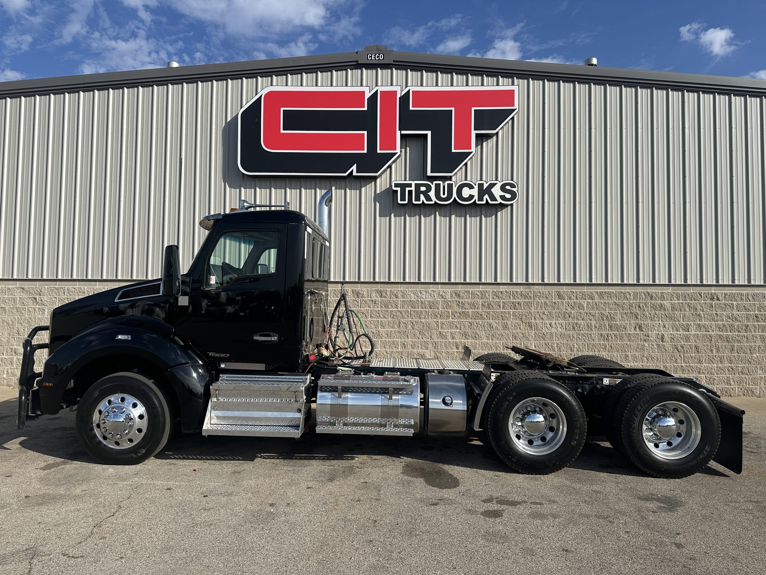 2020 KENWORTH T880 - image 4 of 6