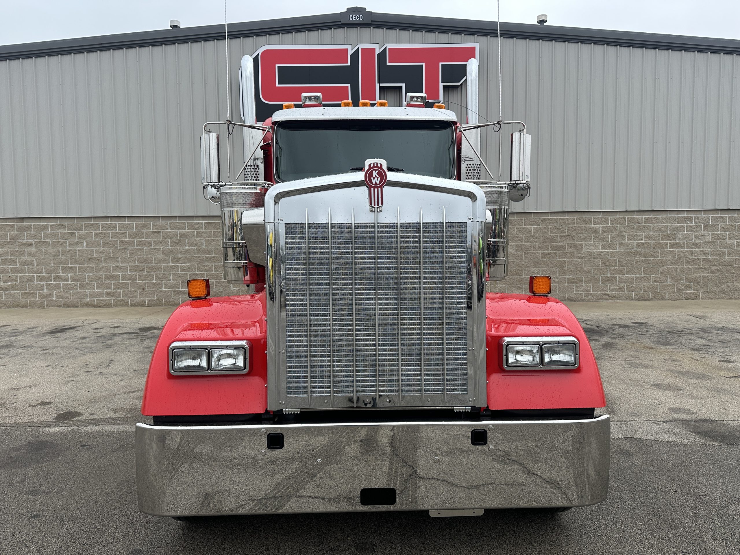 2026 KENWORTH W900L - image 2 of 6