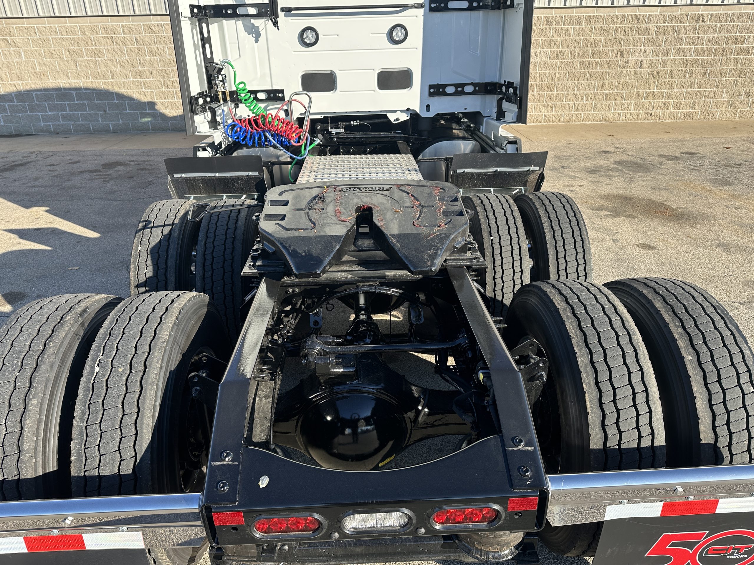 2026 VOLVO VNL860 2026 VOLVO VNL860 - image 6 of 6