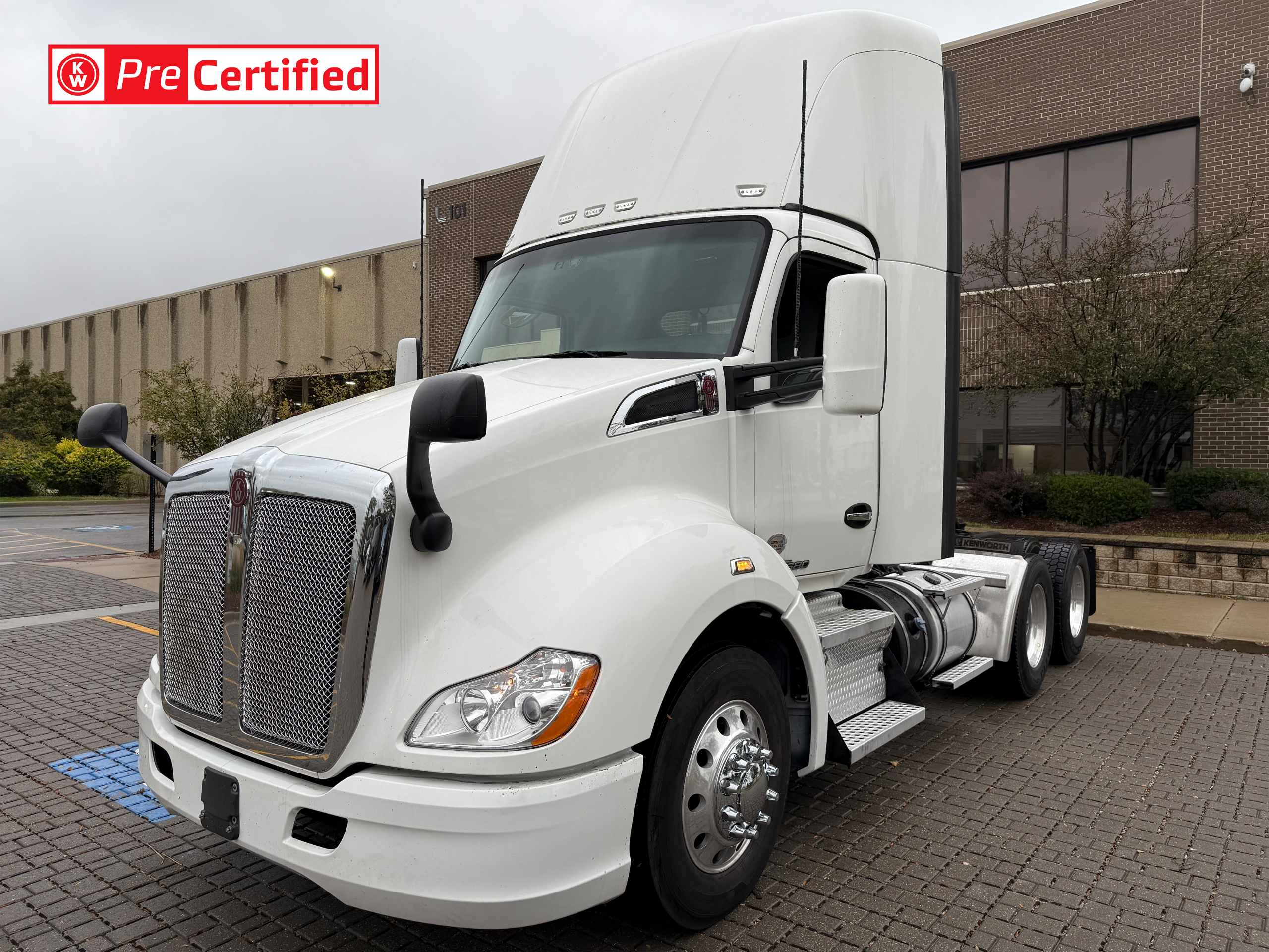 2020 KENWORTH T680 - image 1 of 6