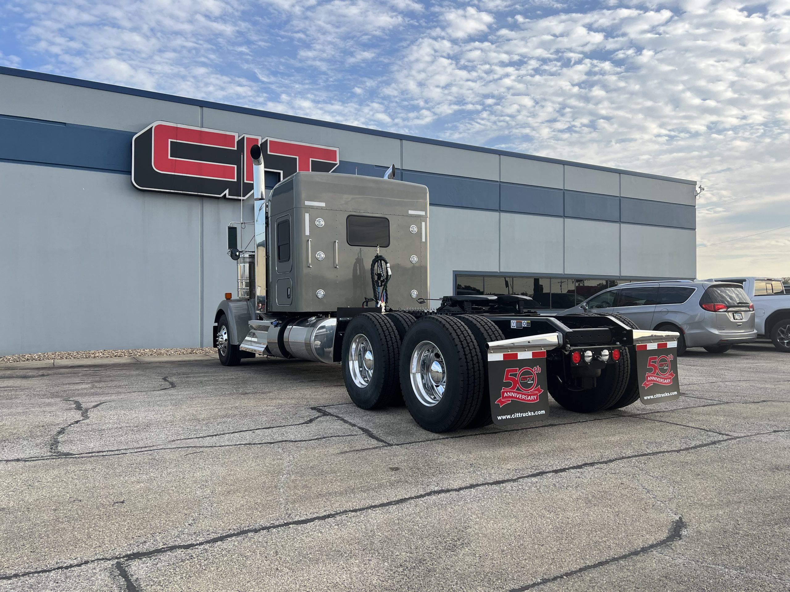 2026 KENWORTH W900L - image 6 of 6