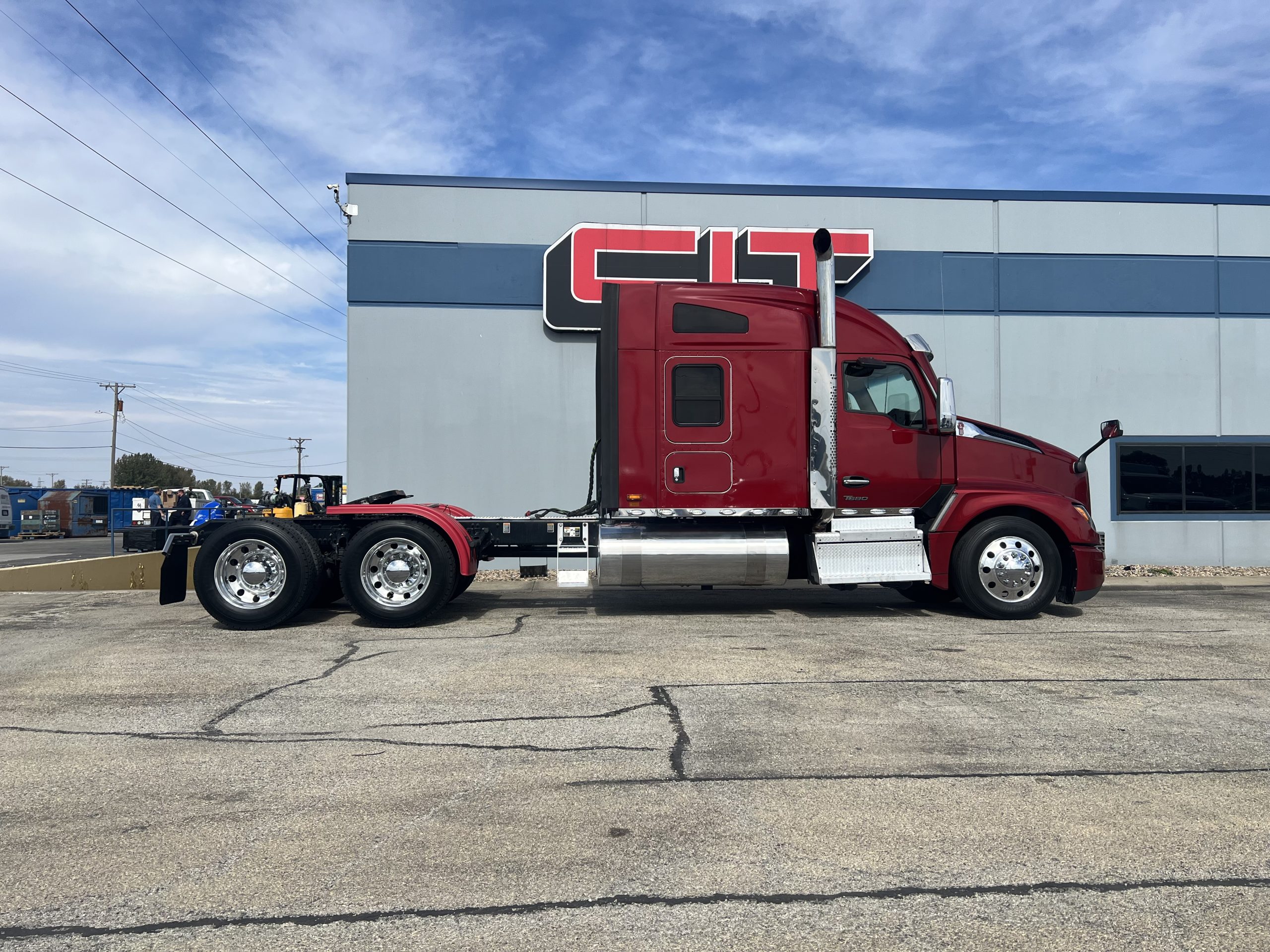 2022 KENWORTH T680 - image 5 of 6